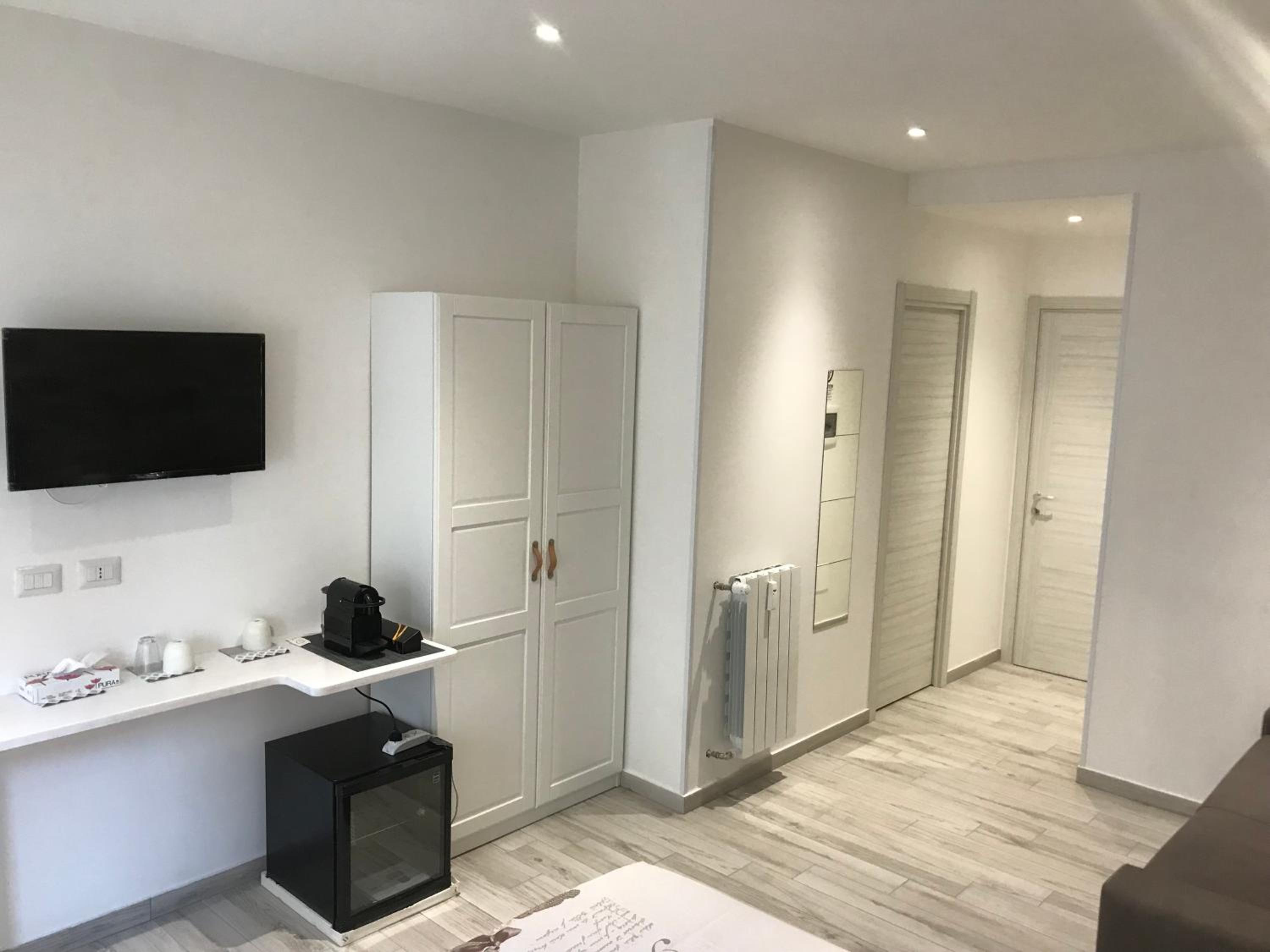 Family Room with Private Bathroom photo 3