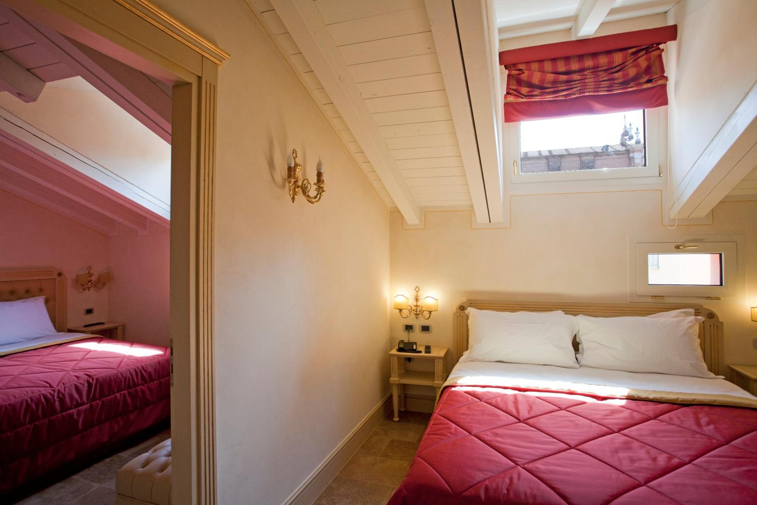 Double or Twin Room - Photo 1