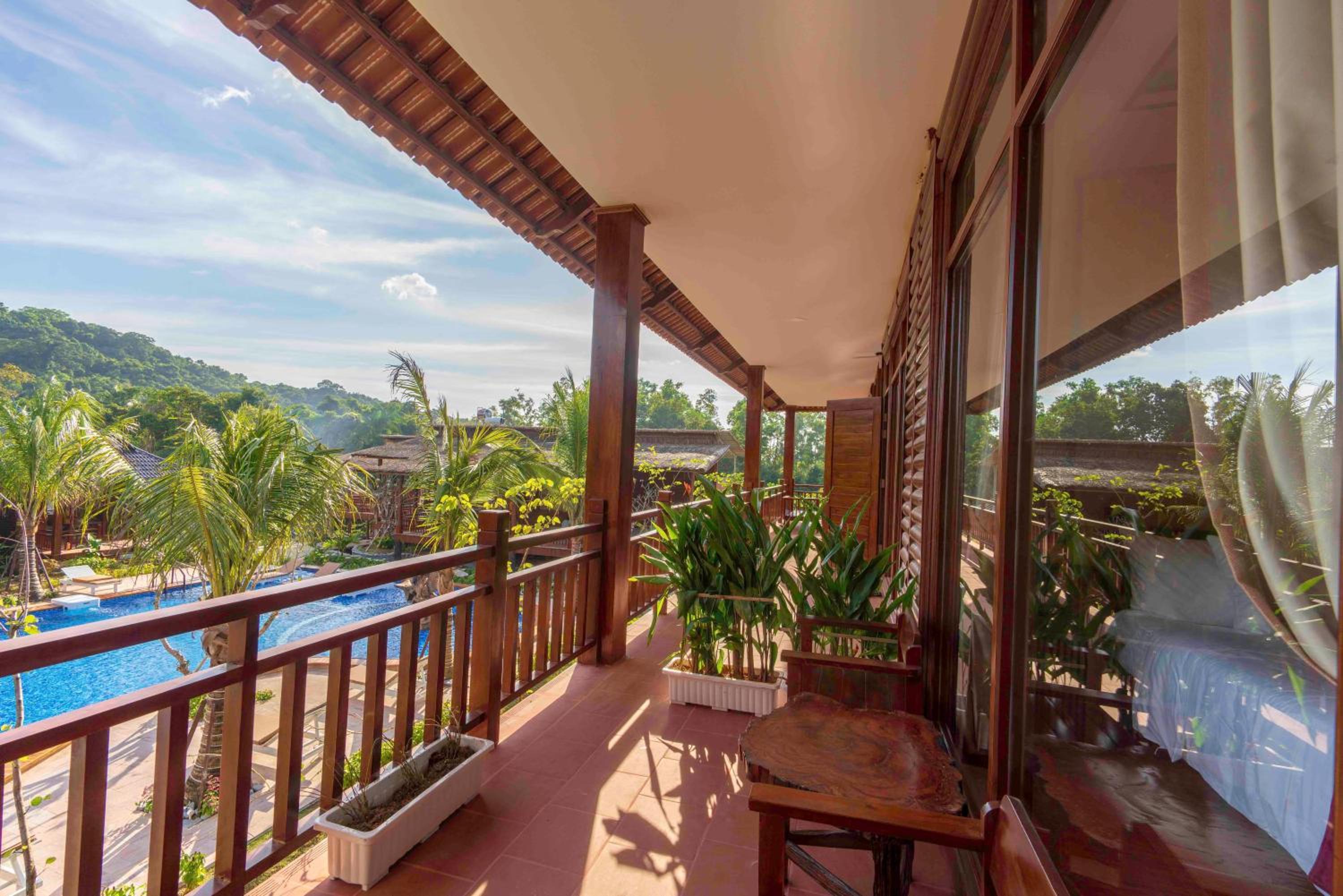 Deluxe Double or Twin Room with Pool View photo 3