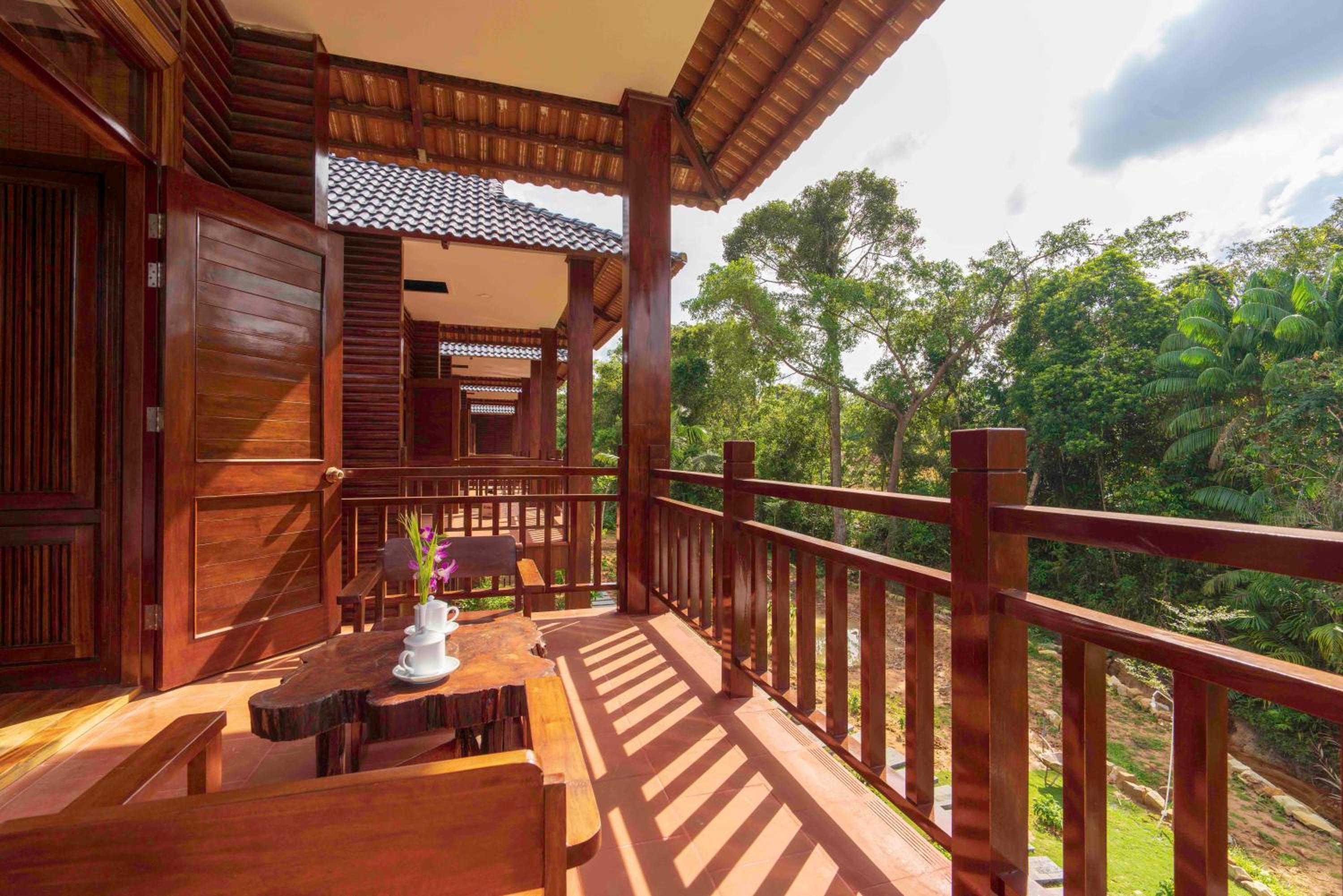 Bungalow with Pool View - Photo 4