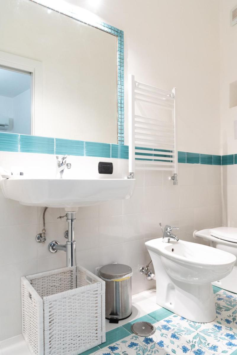 Double Room with Balcony and Private Bathroom photo 2