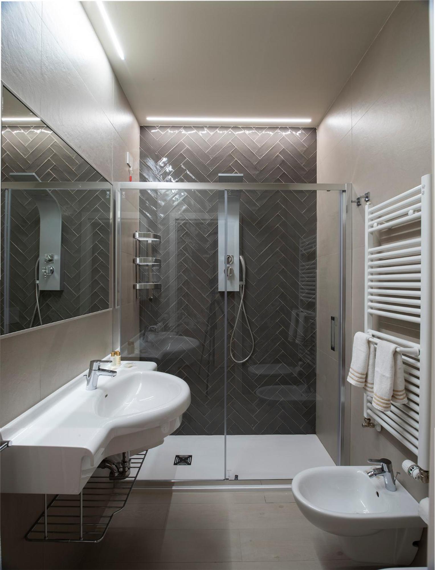 Deluxe Double or Twin Room - Photo 20