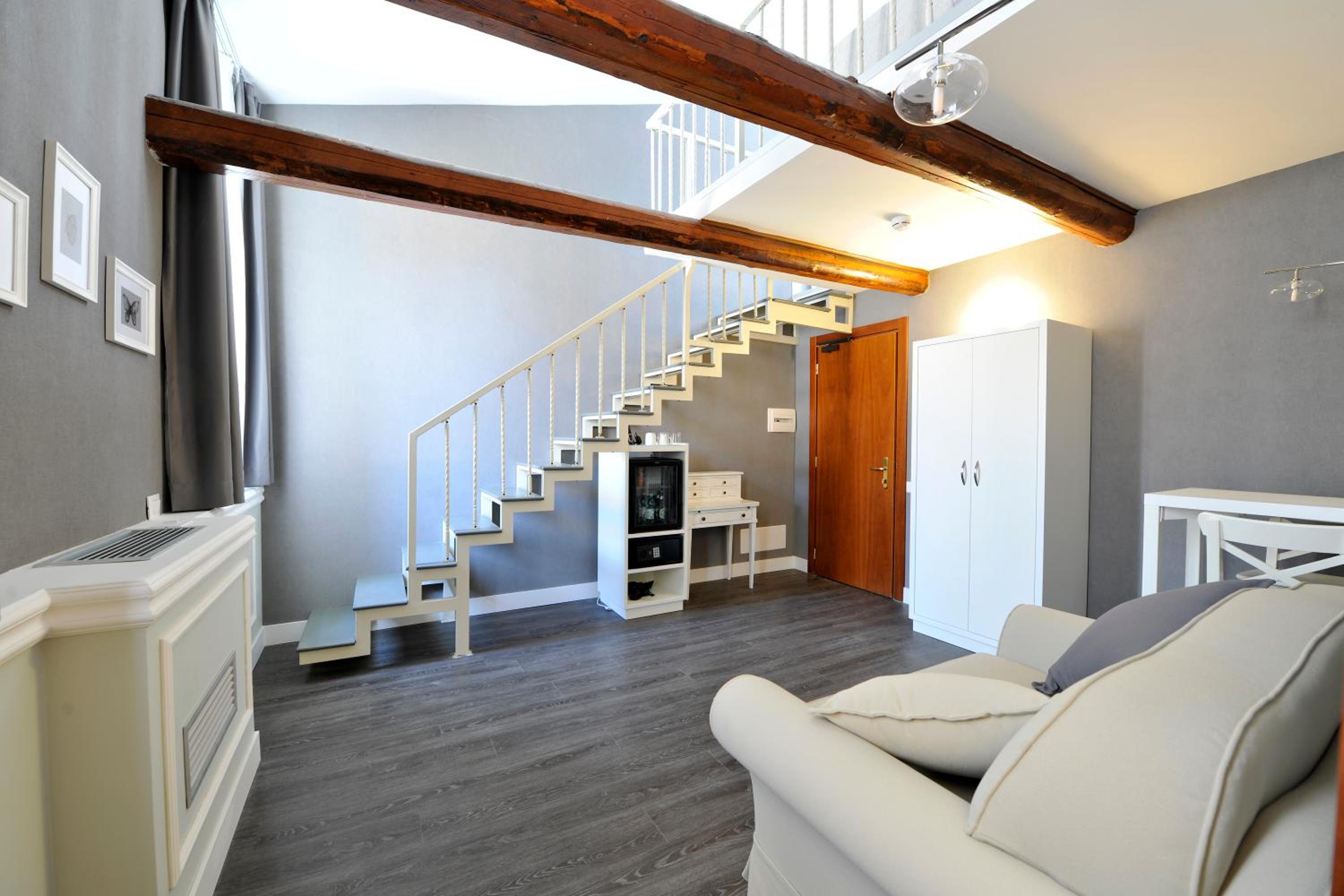Loft - Split Level (2 Adults) - Photo 4