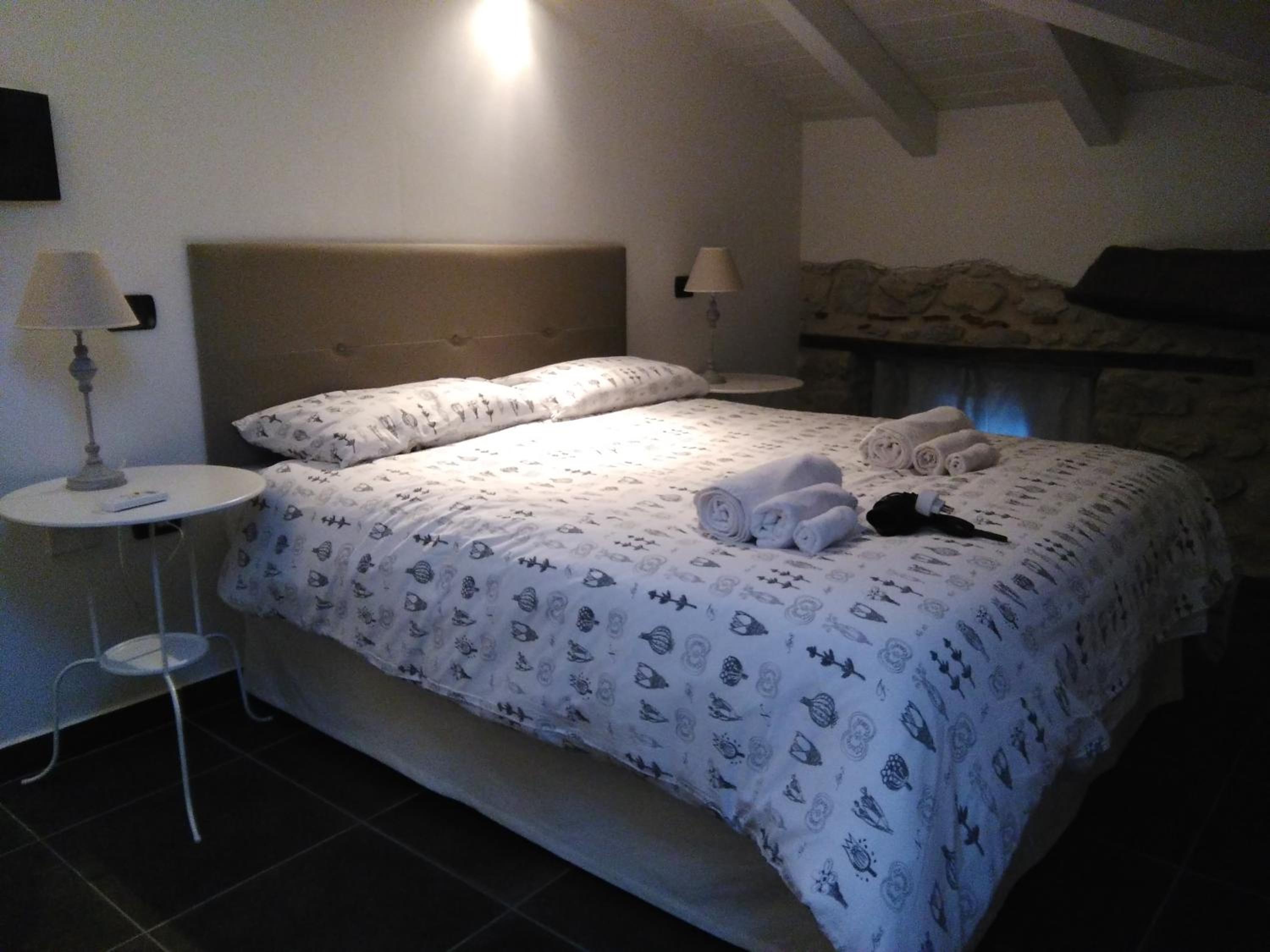 Double Room With Private Bathroom photo 1