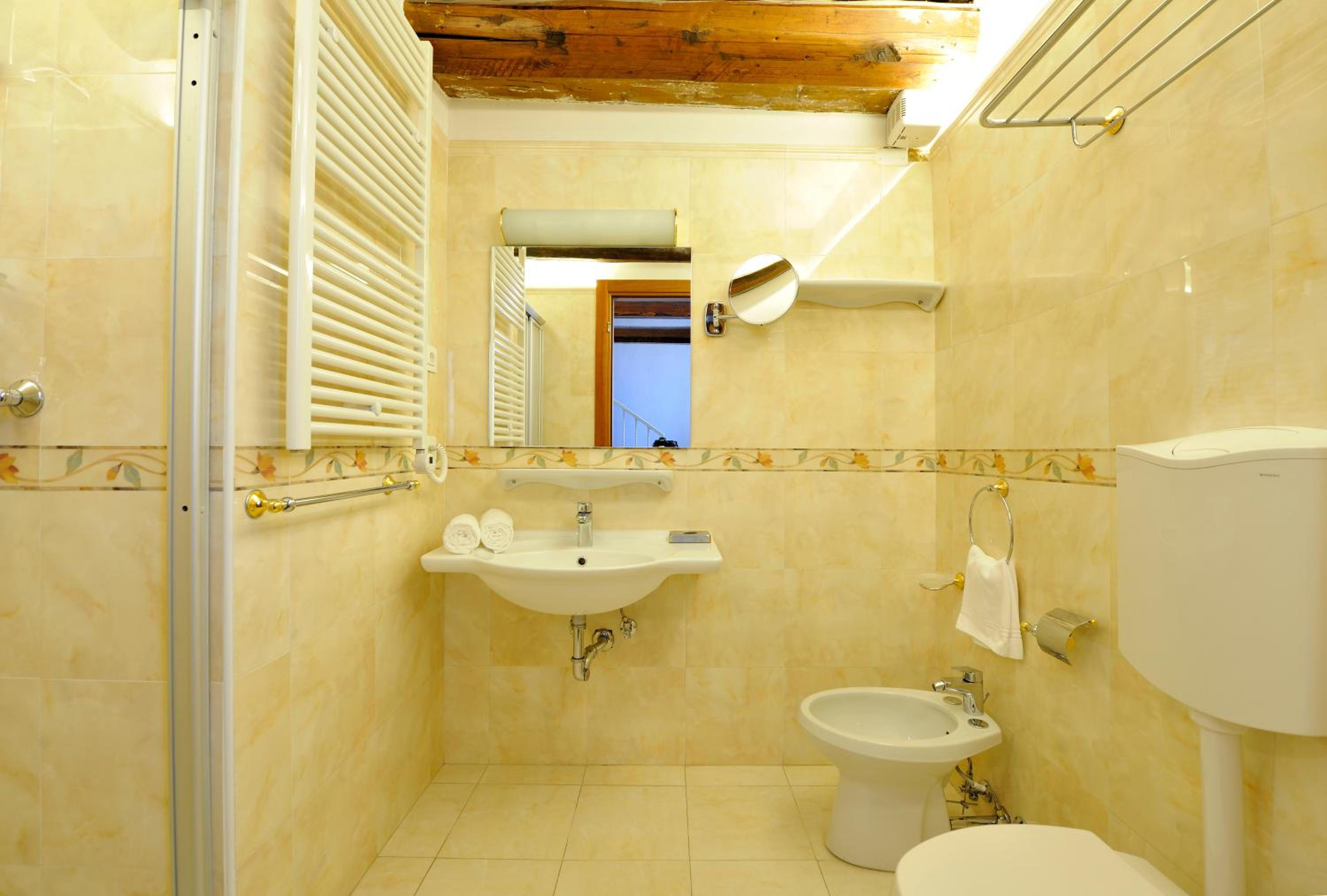 Loft - Split Level (2 Adults) - Photo 8