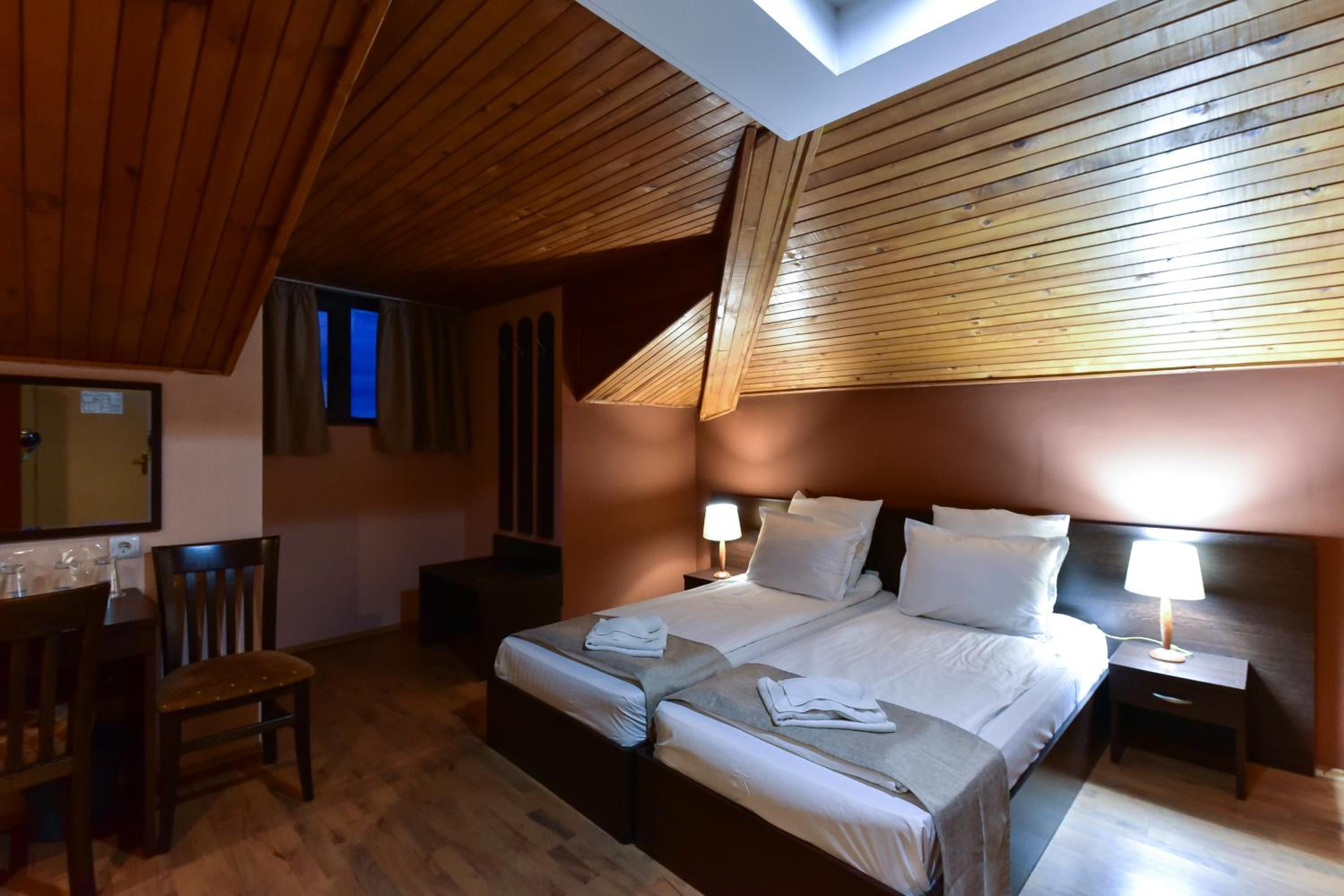 Economy Twin Room - Attic photo 1