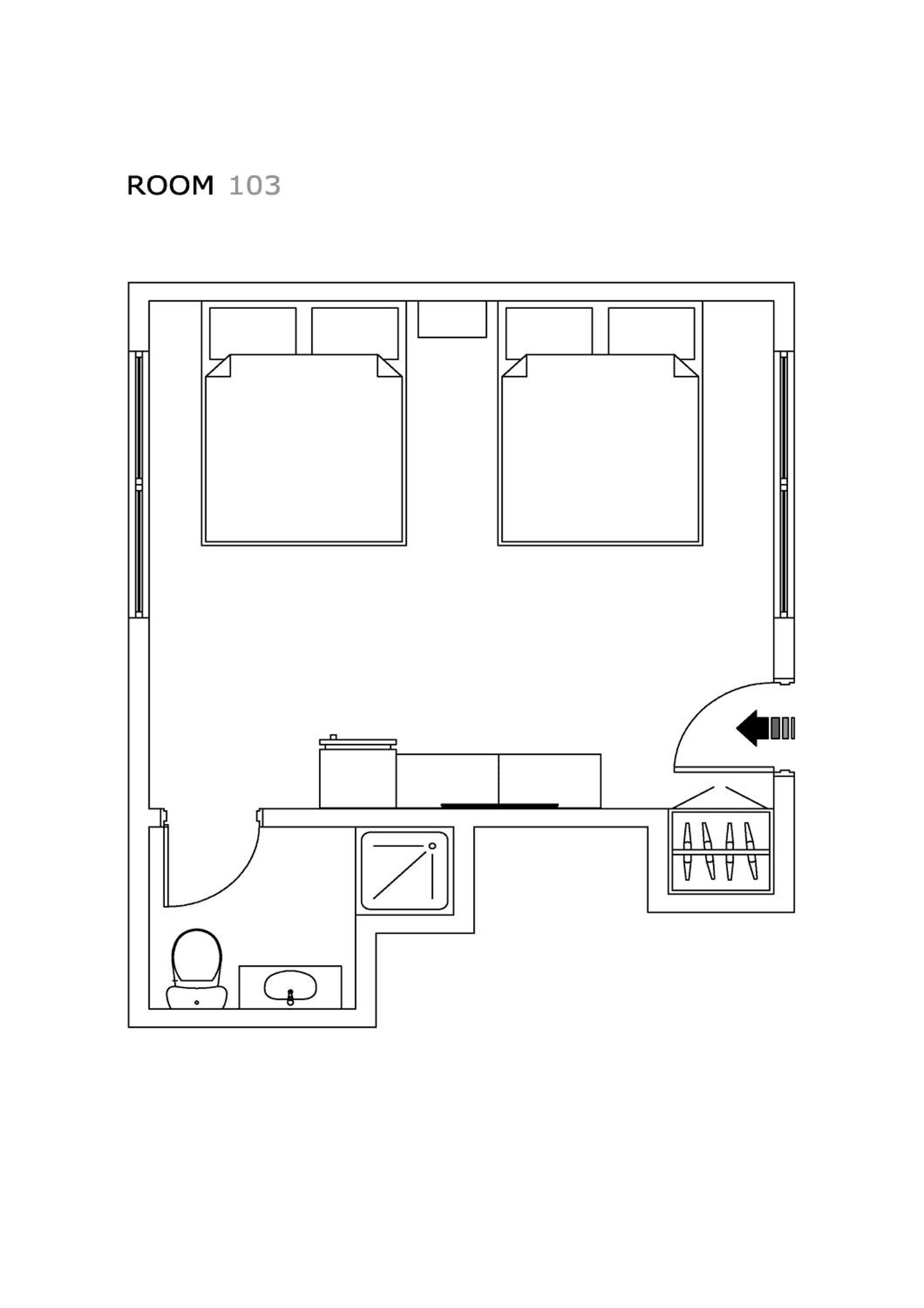 Standard Queen Room with Two Queen Beds photo 2