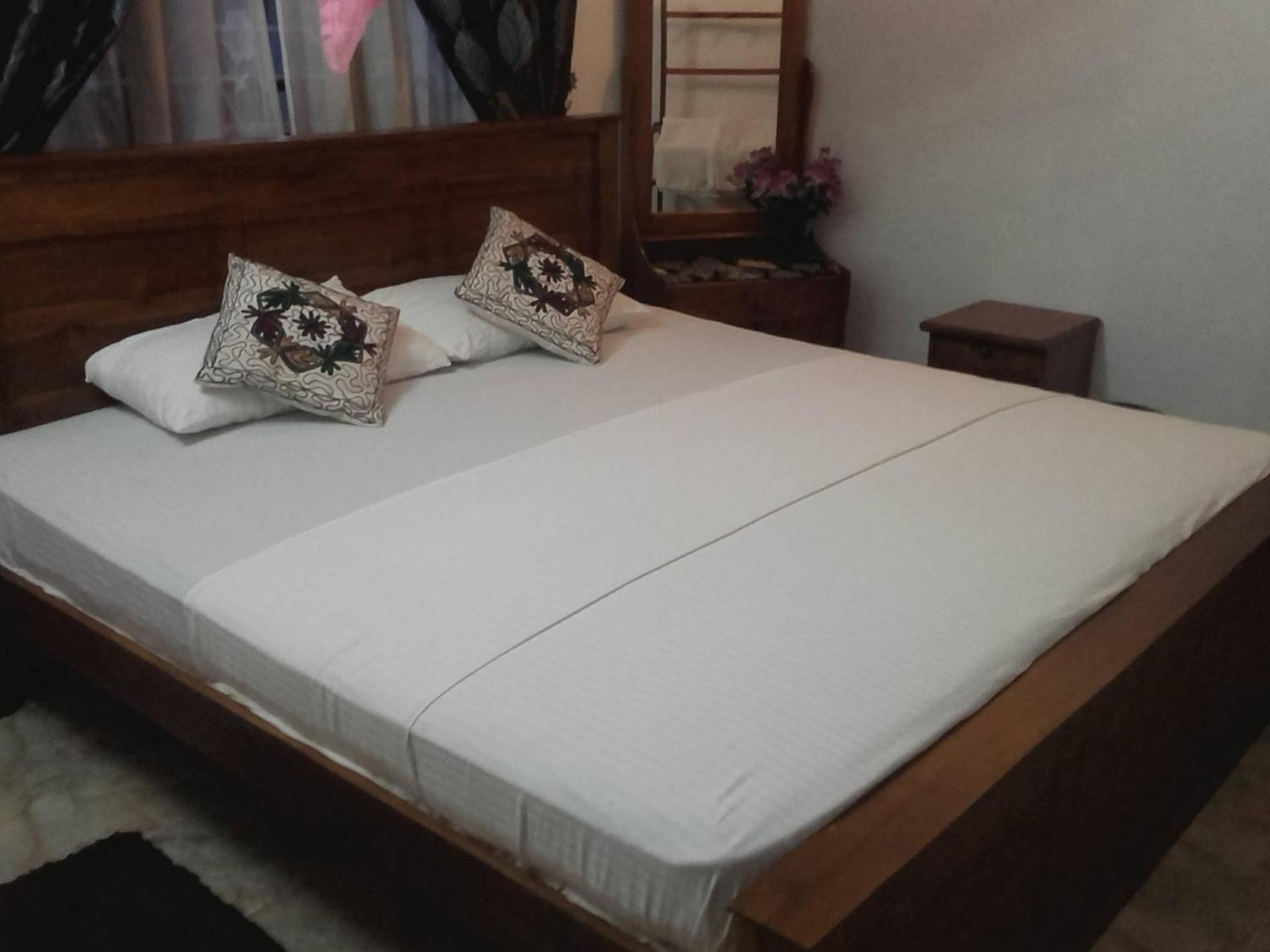 Budget Double Room photo 3