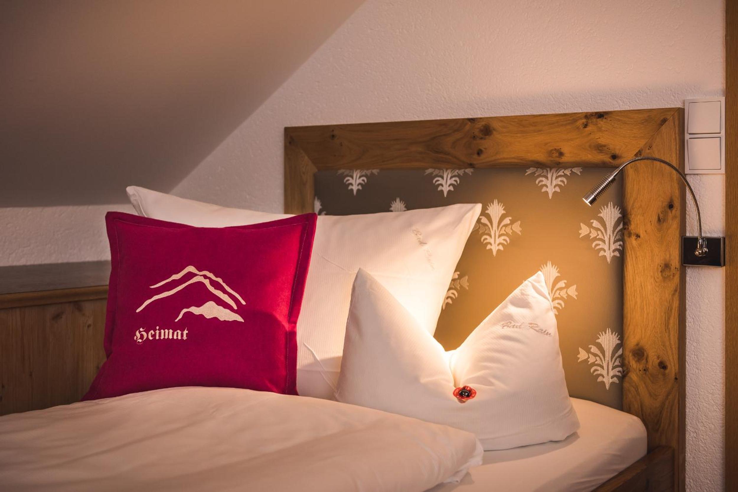 Superior Single Room with Balcony and Mountain View