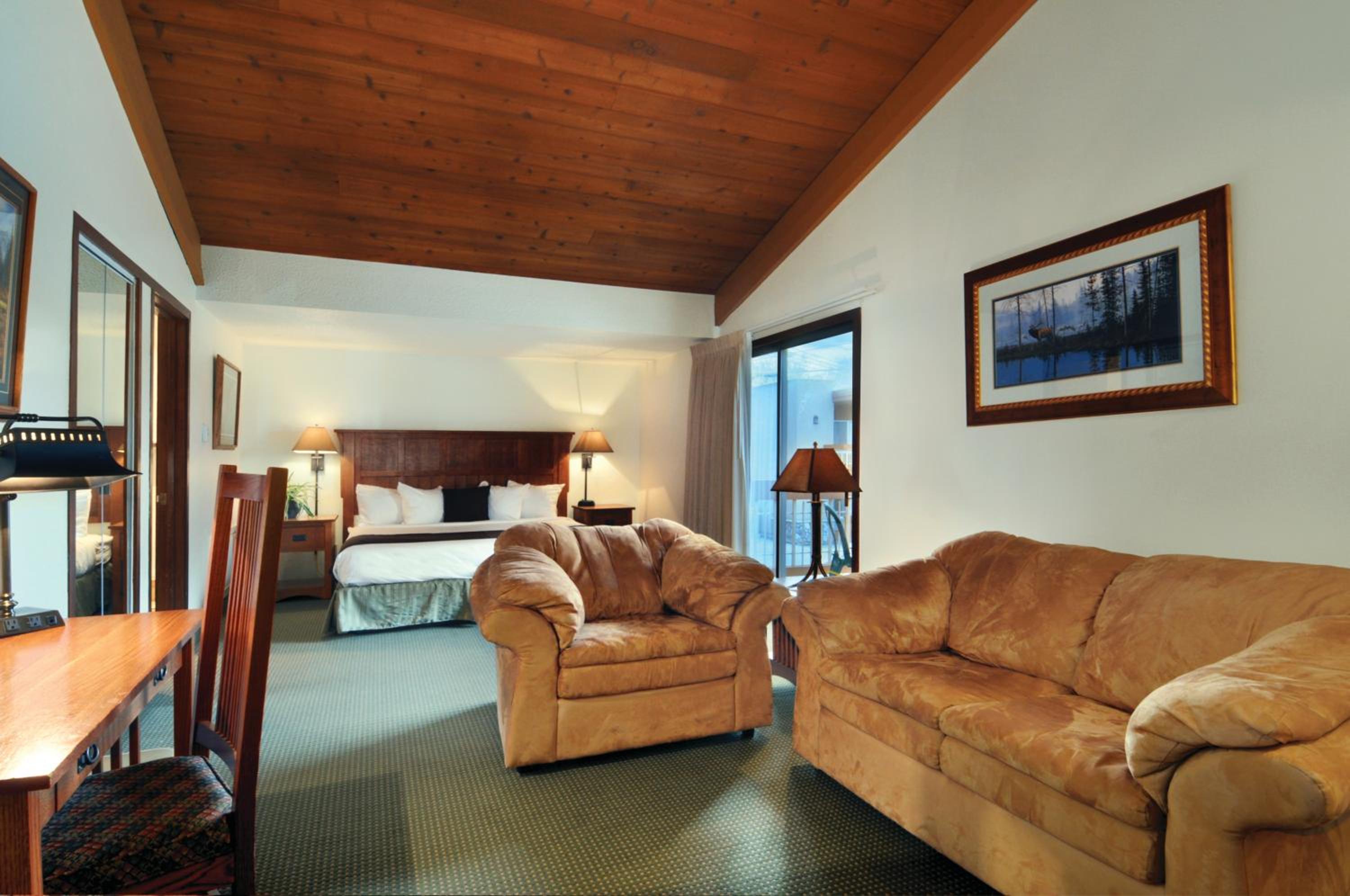 Oversize King Room with Jetted Tub - Photo 8