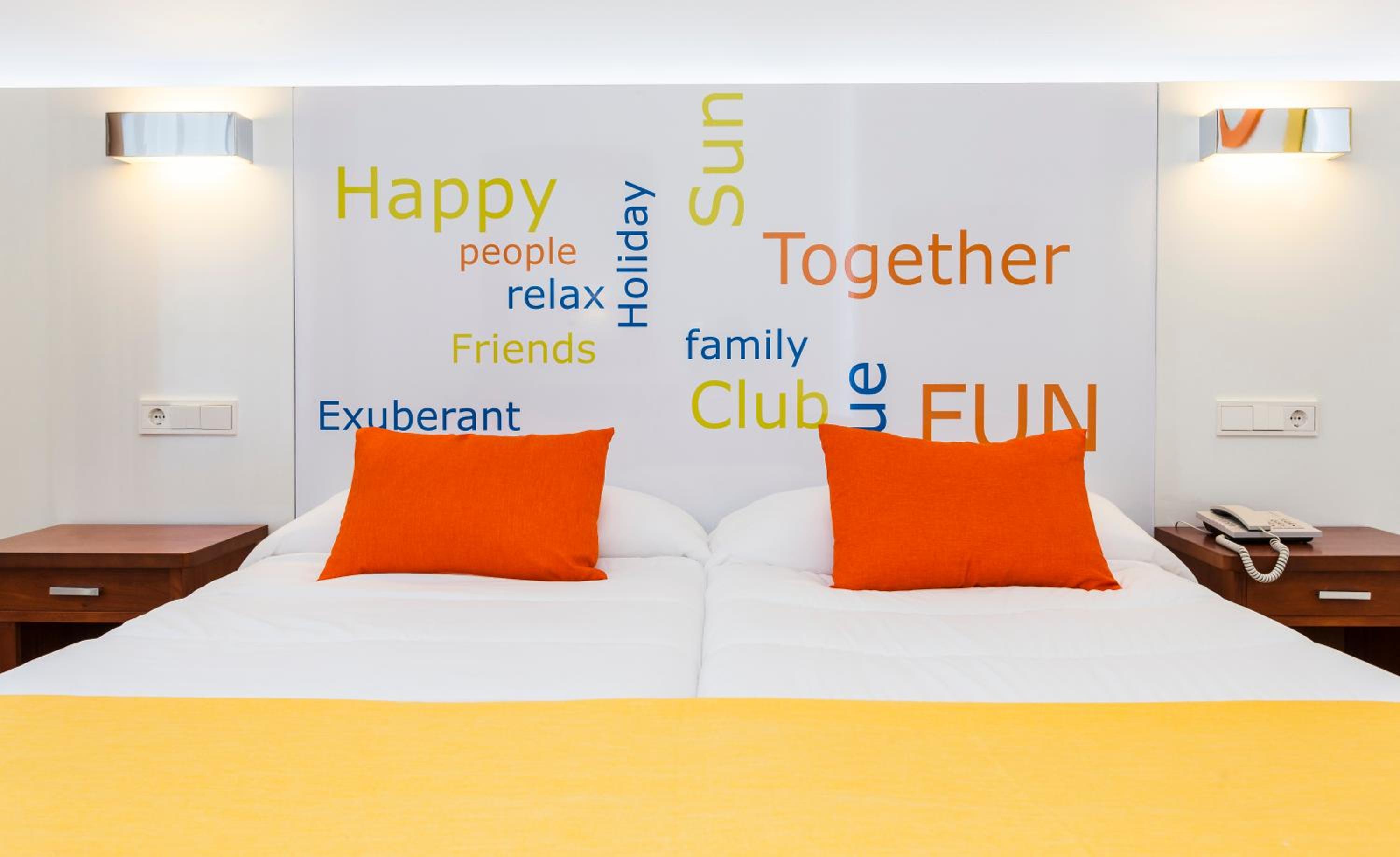 Twin Room - Photo 2