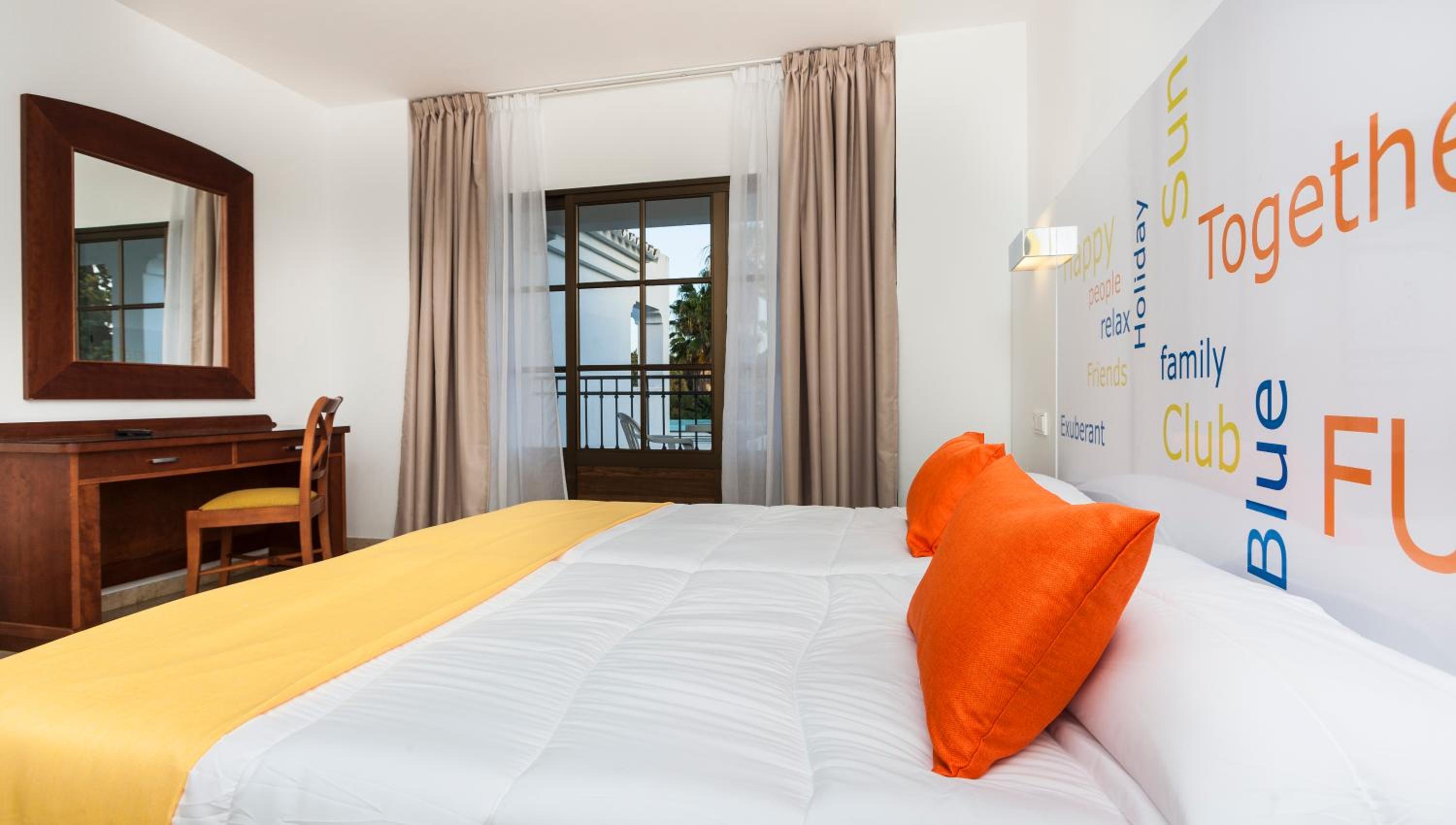 Twin Room - Photo 1