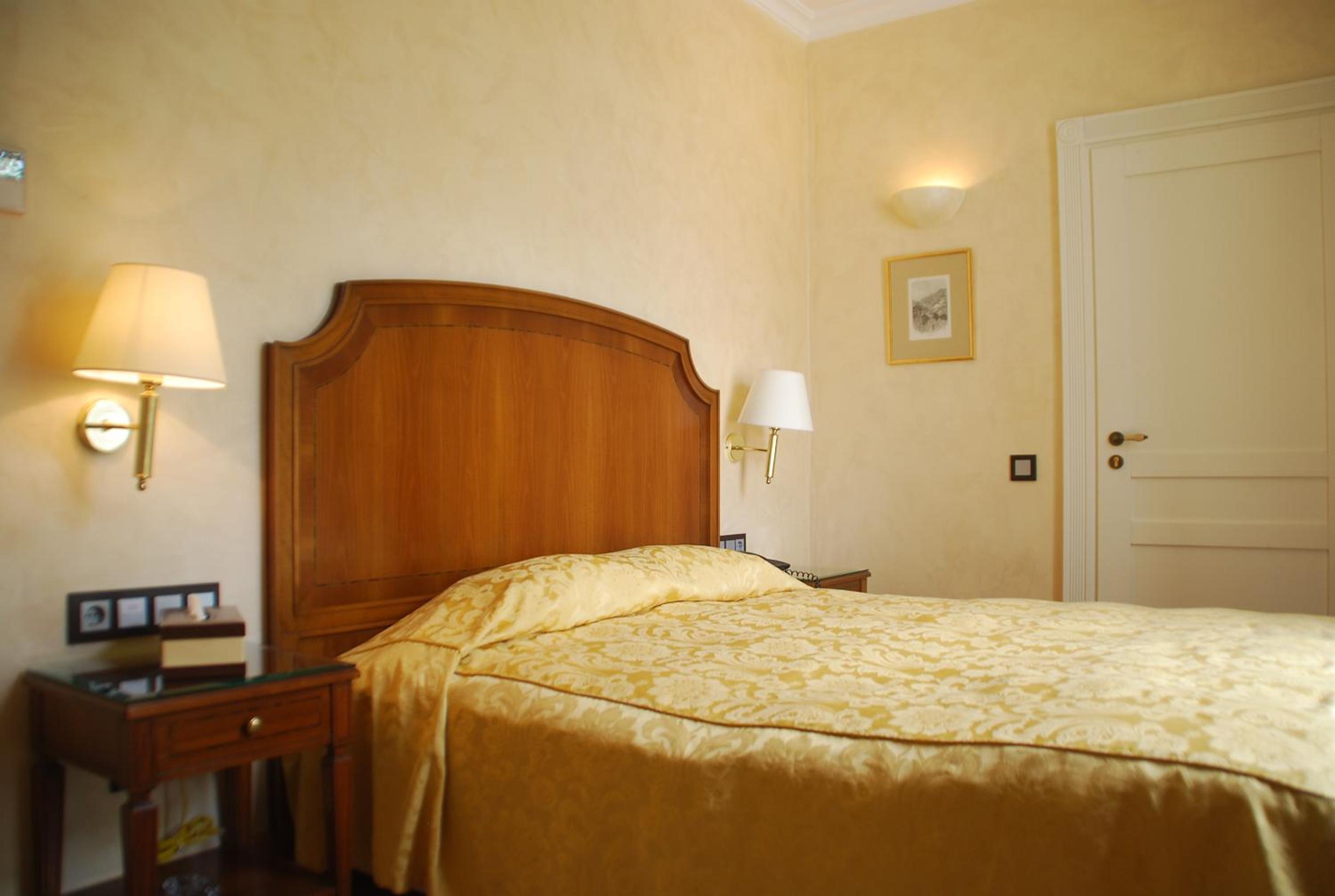 Classic Double Room - Photo 7