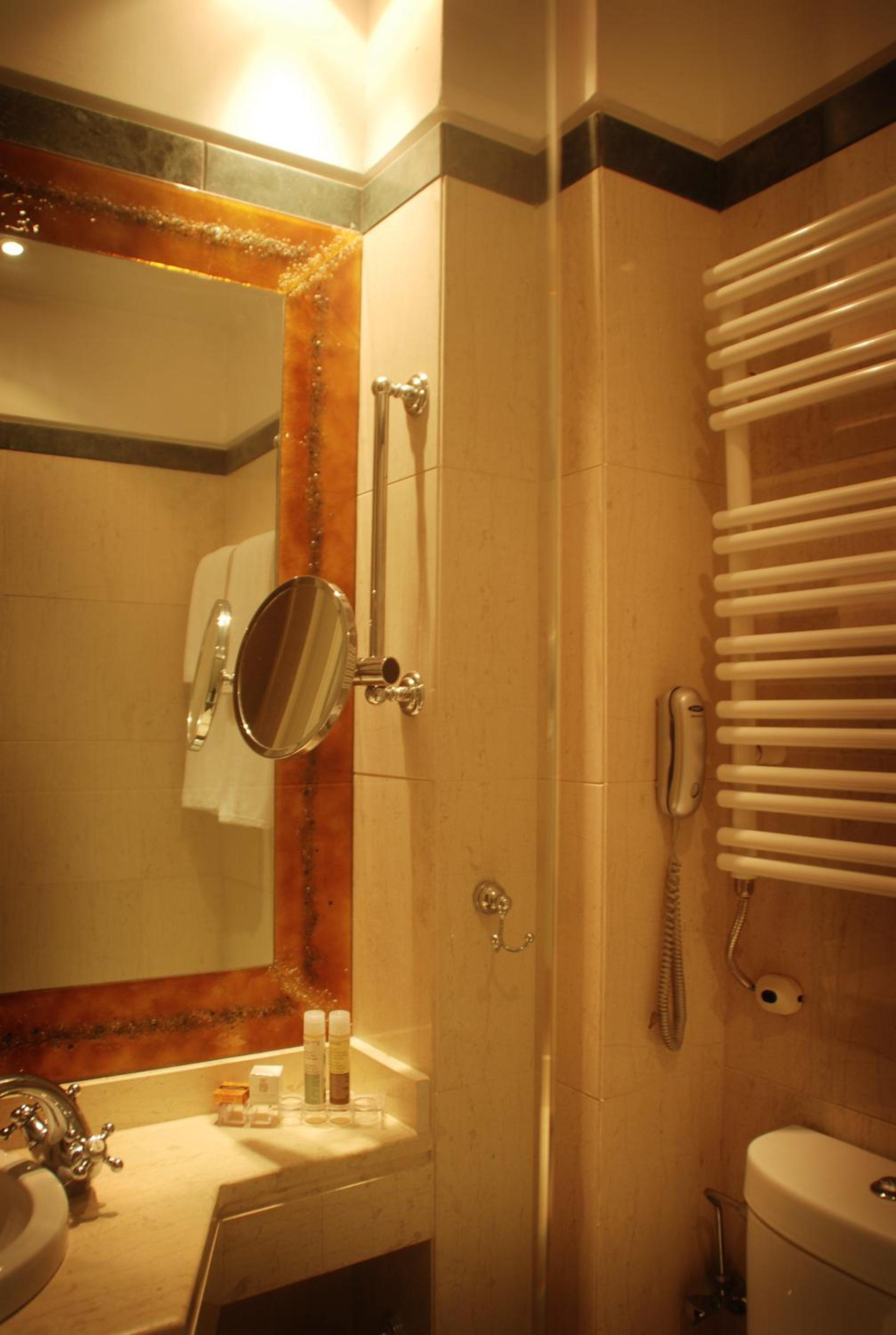 Classic Double Room - Photo 9