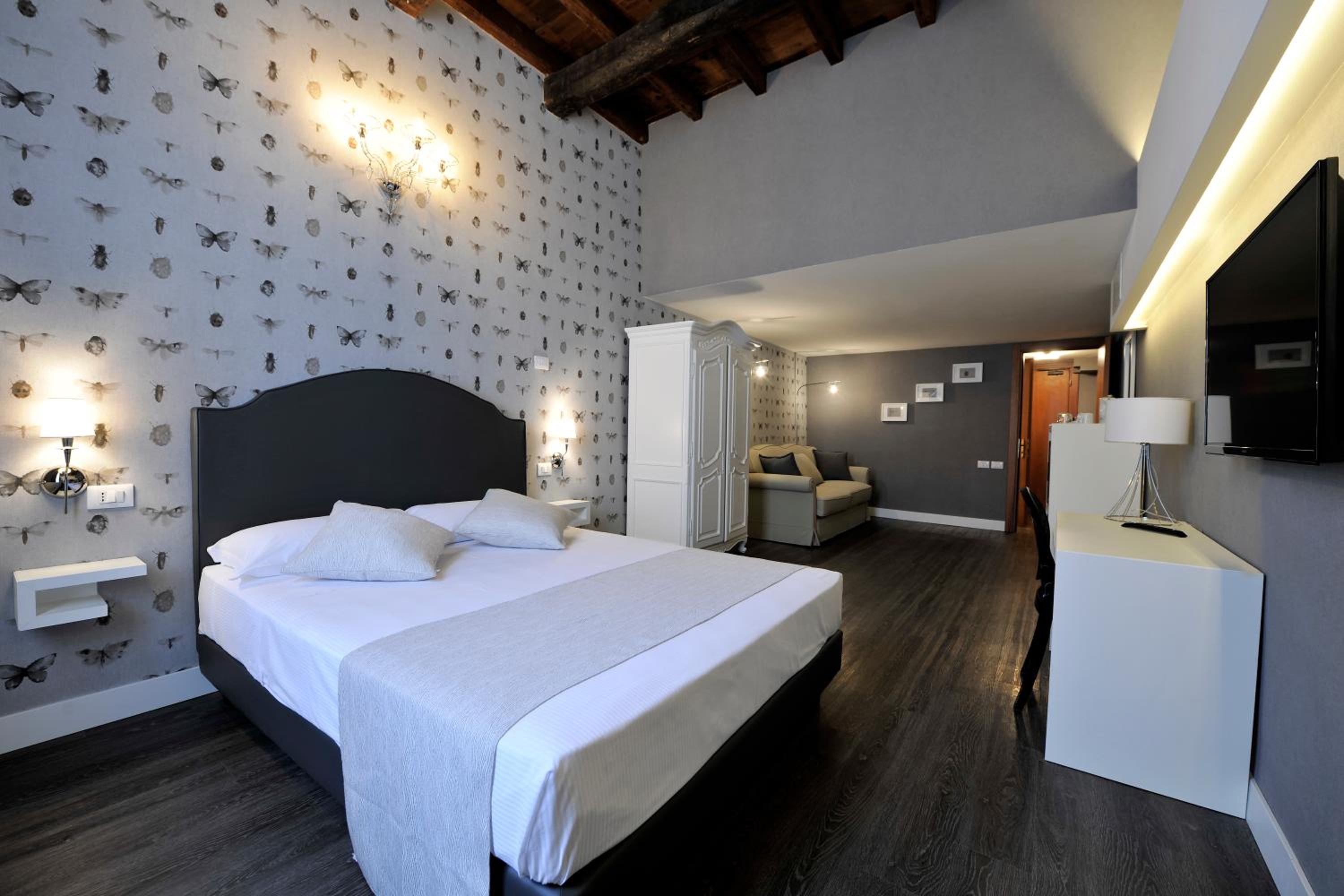 Double or Twin Room photo 2