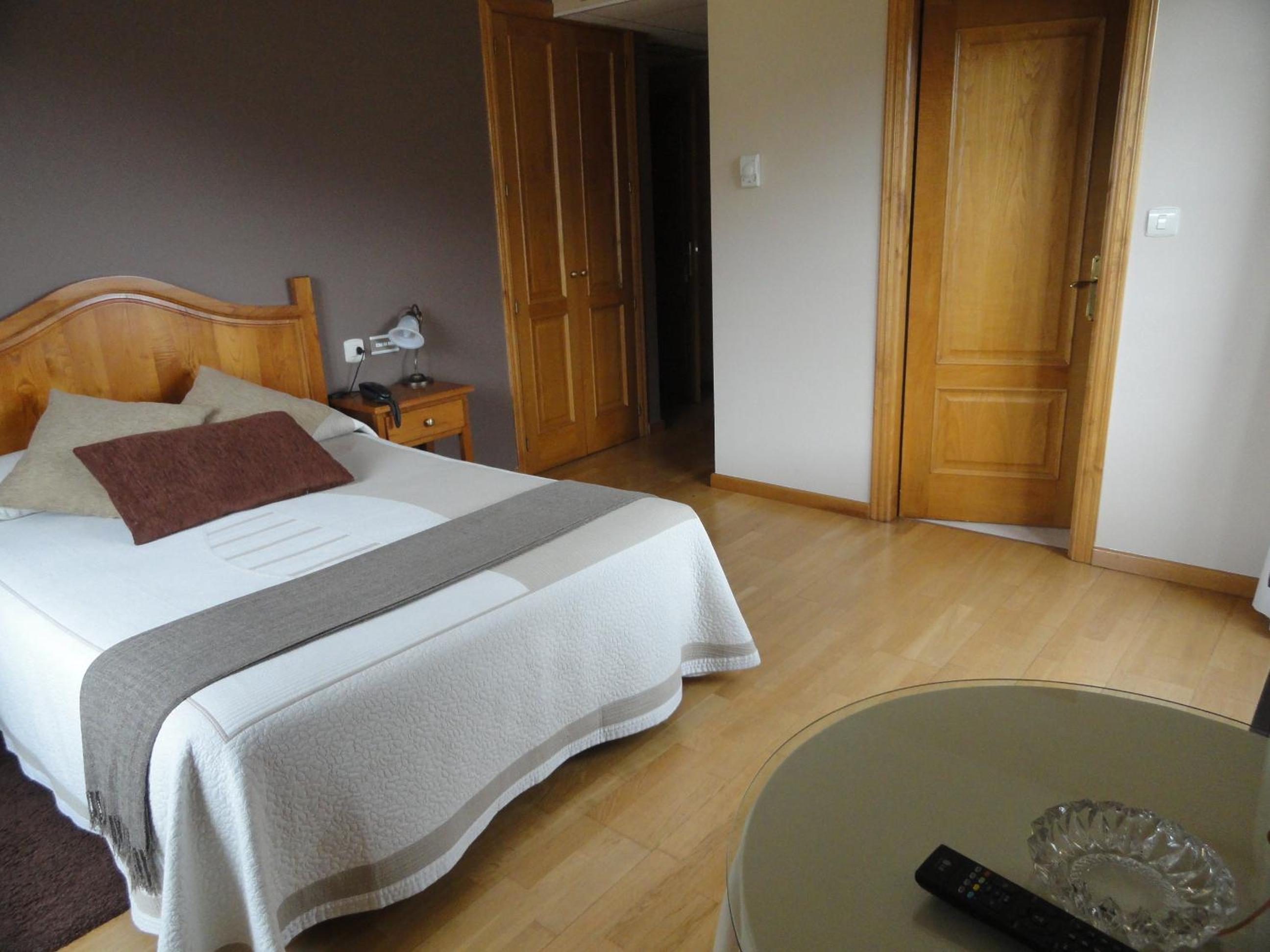 Double or Twin Room - Photo 1