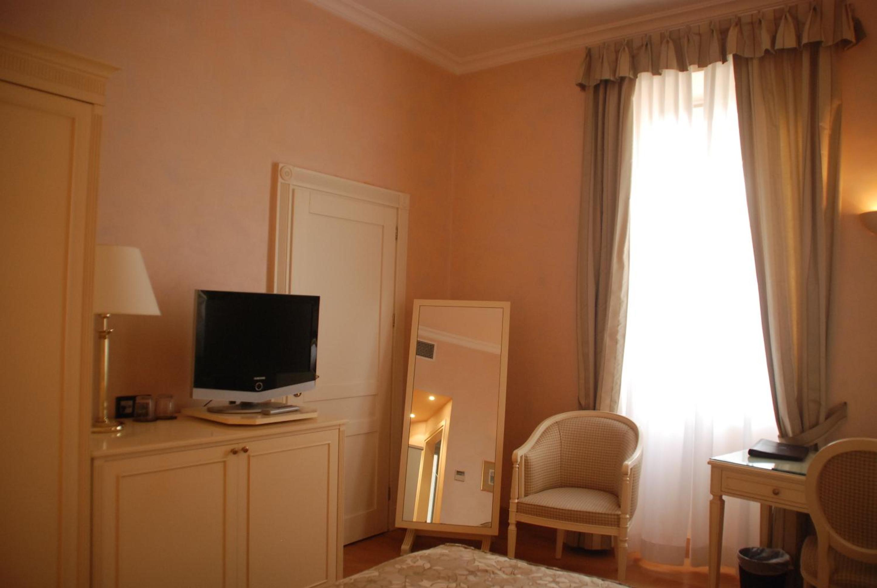 Deluxe Double Room - Photo 6