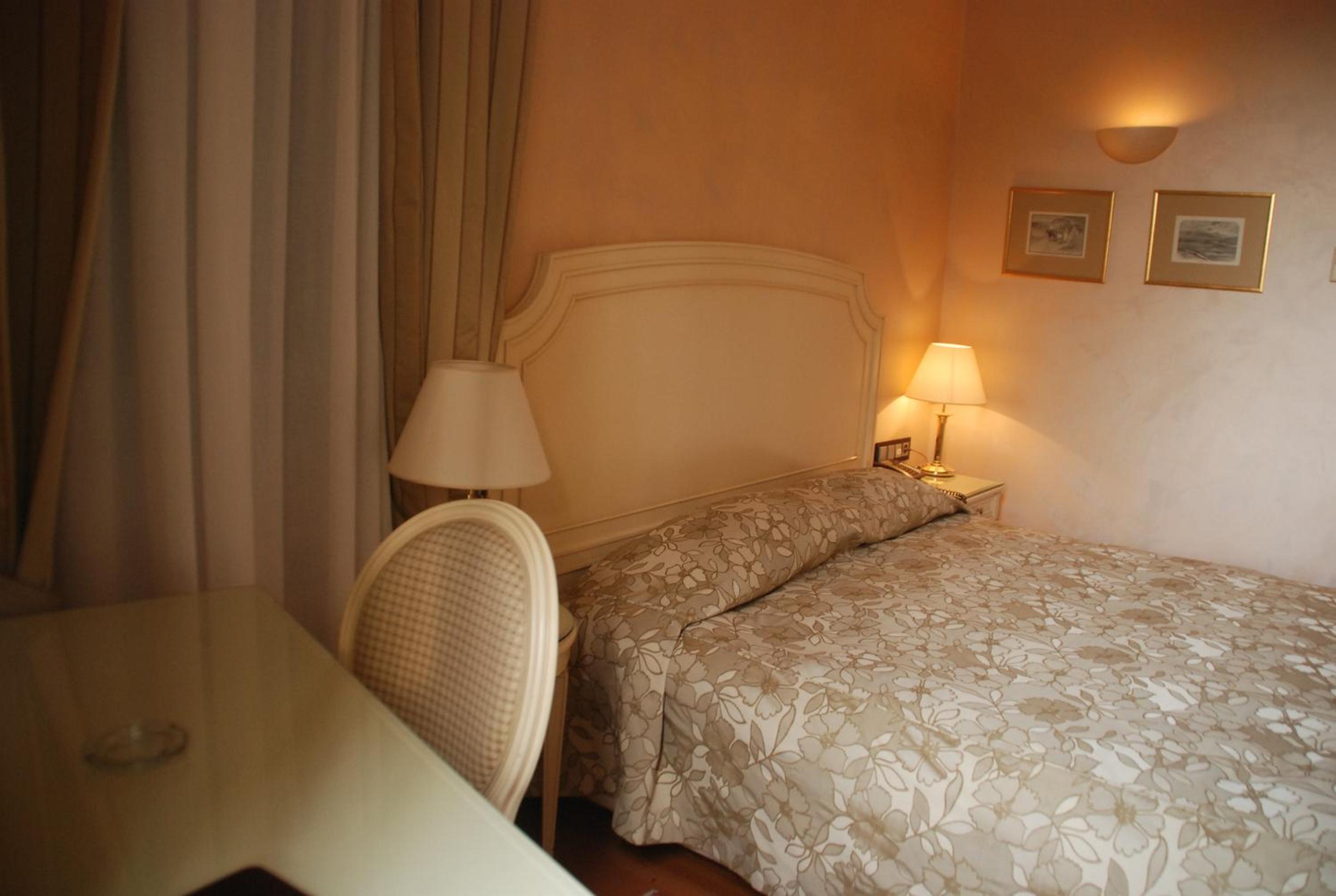 Deluxe Double Room - Photo 1