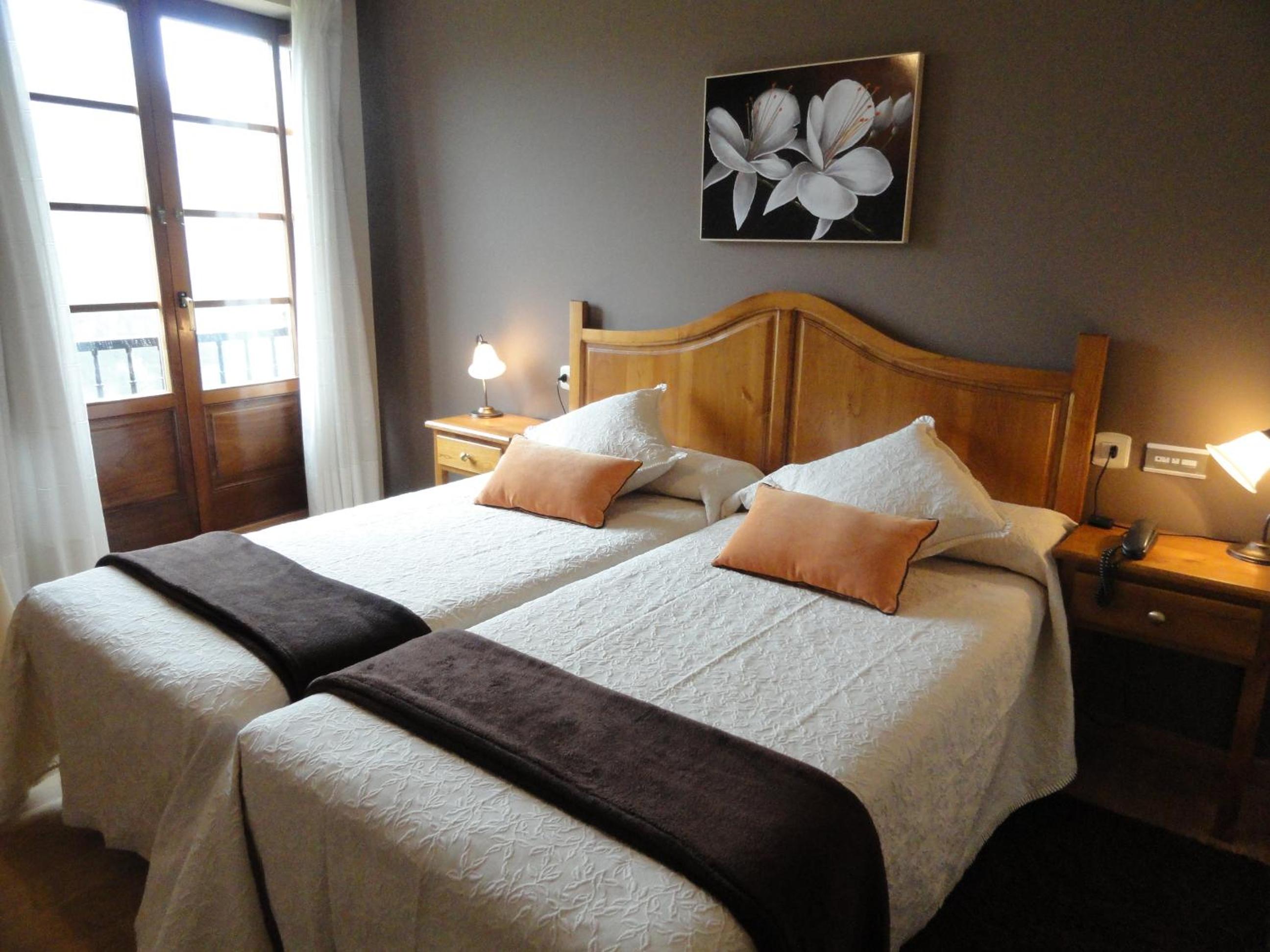 Double or Twin Room - Photo 11