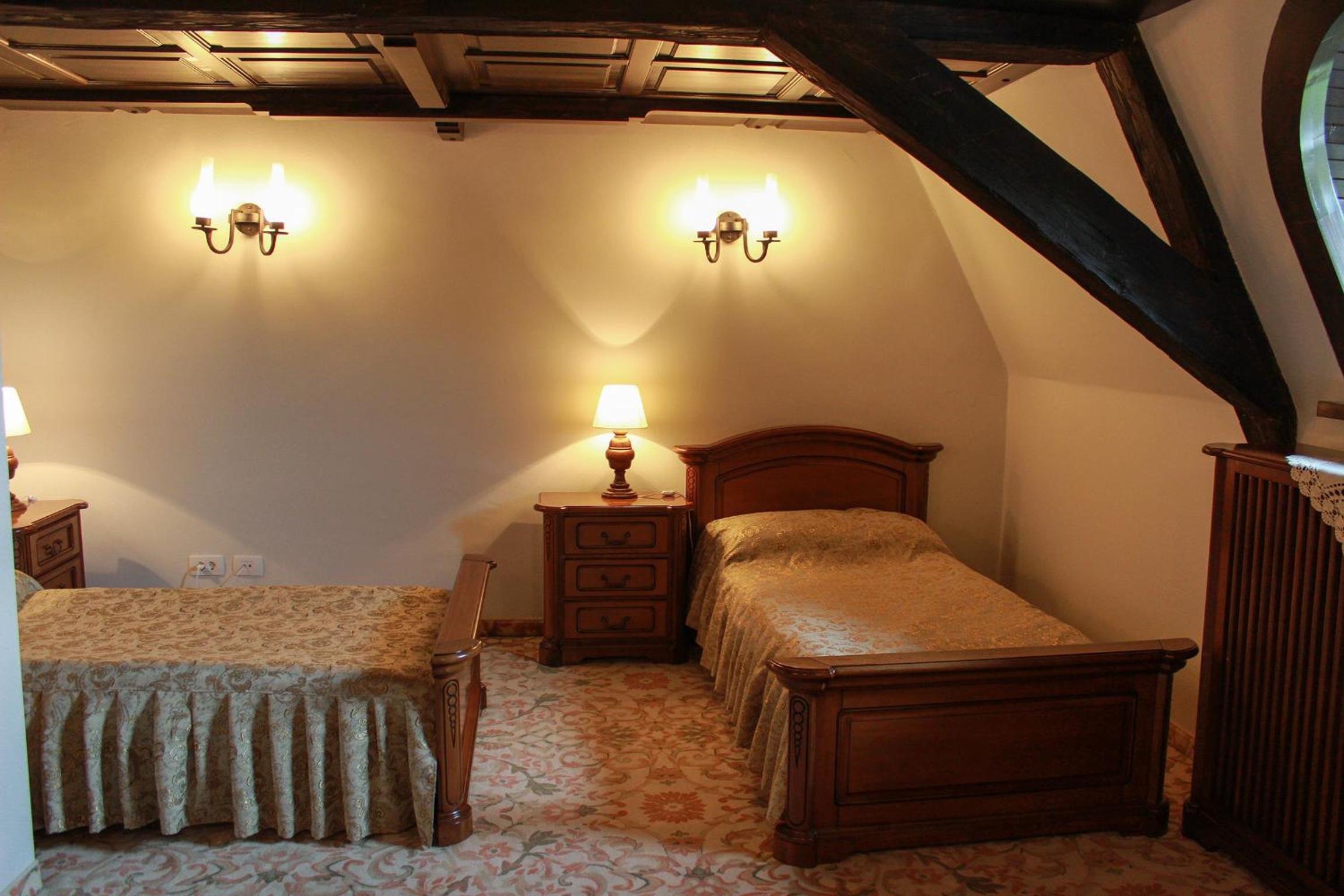 Attic Twin Room - Photo 4