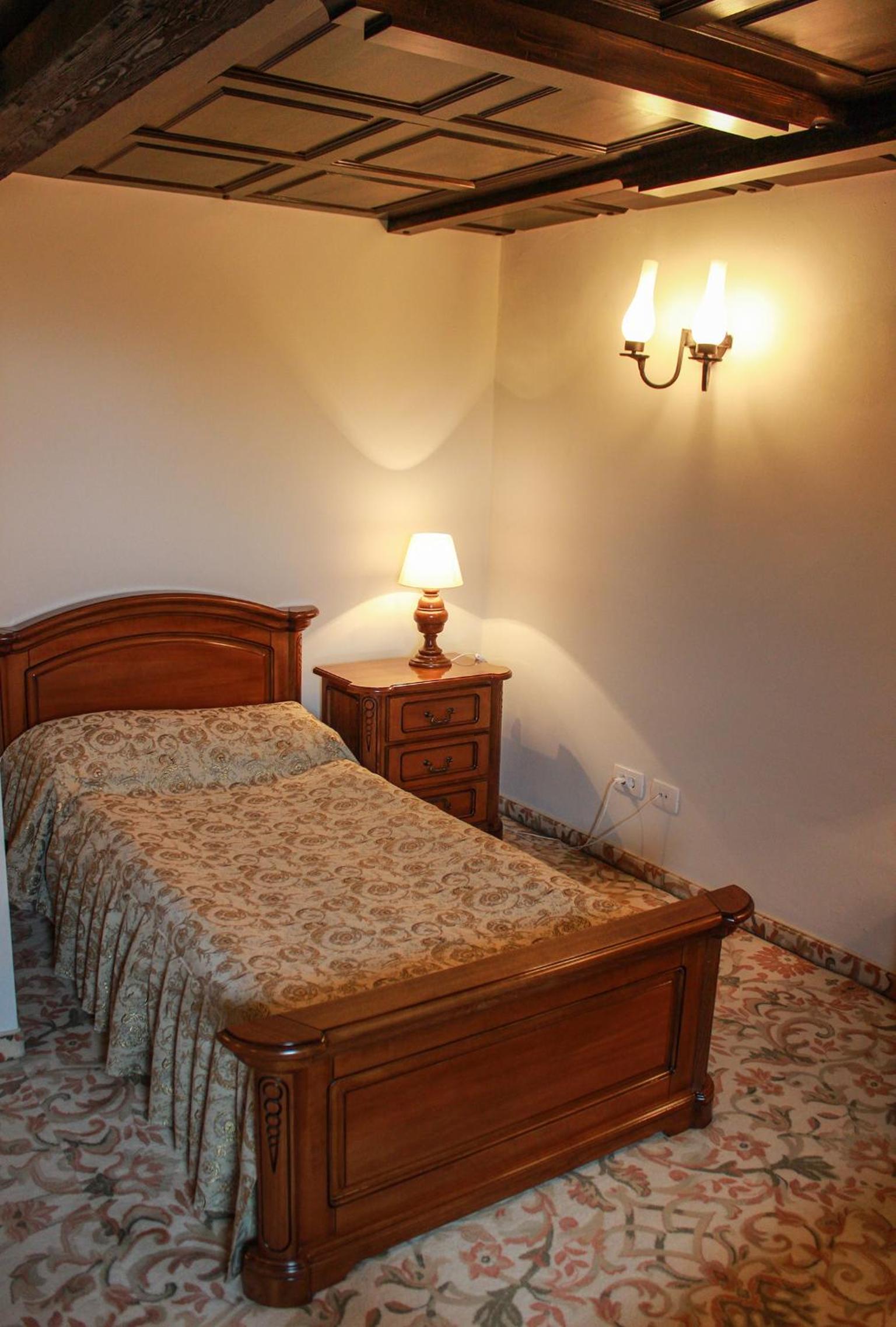 Attic Twin Room - Photo 5