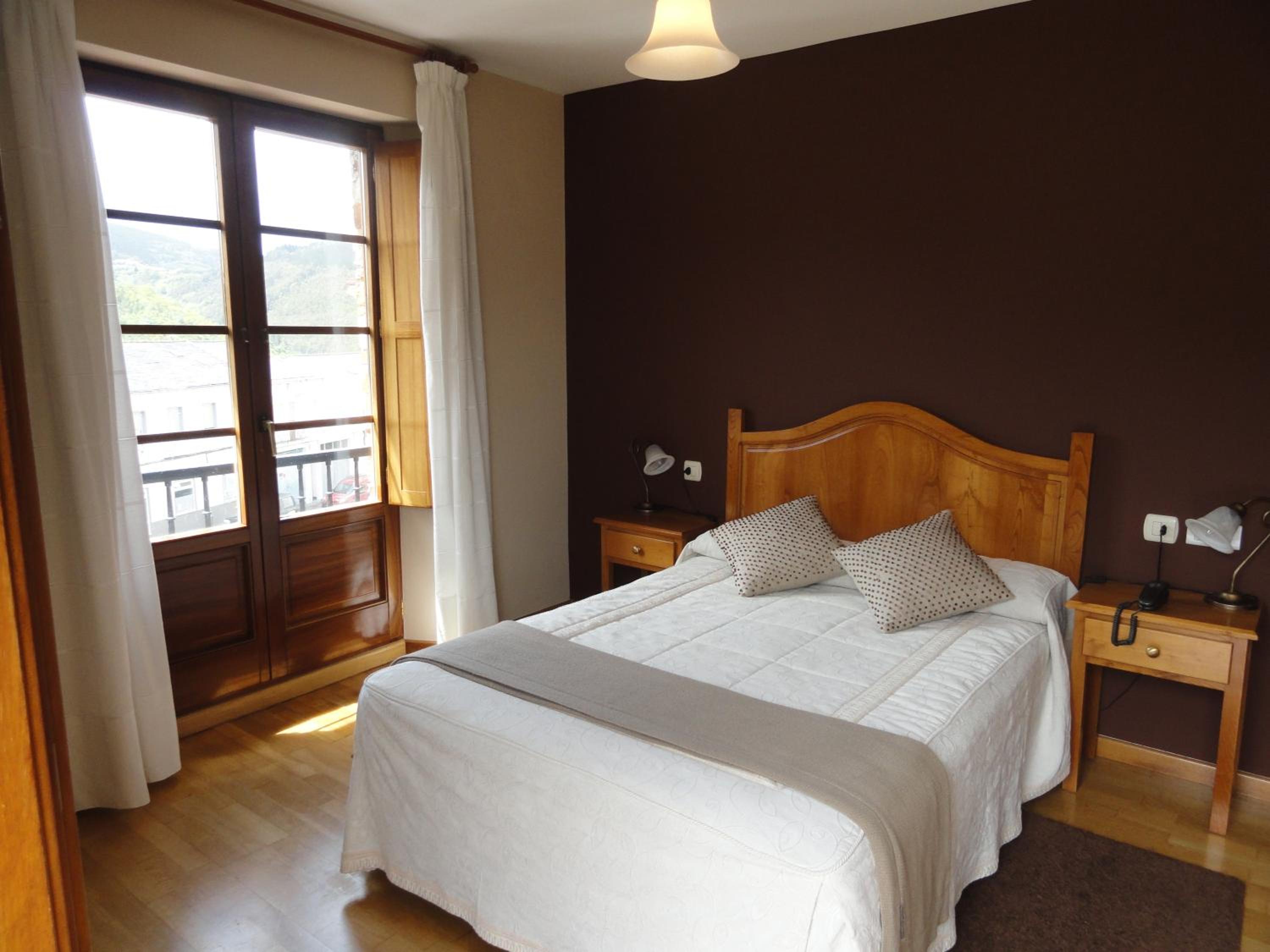 Double or Twin Room - Photo 2