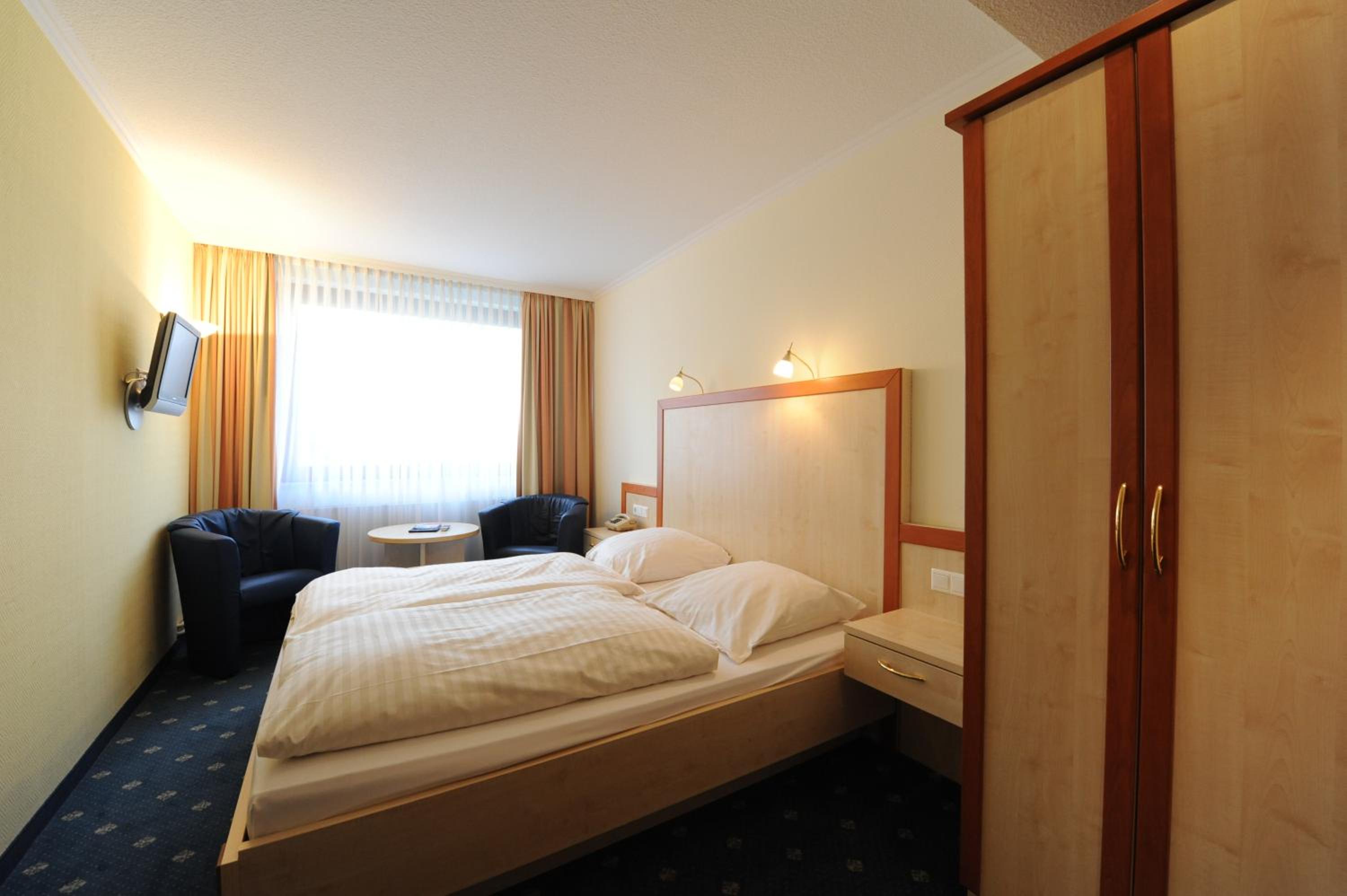 Double Room - Photo 11