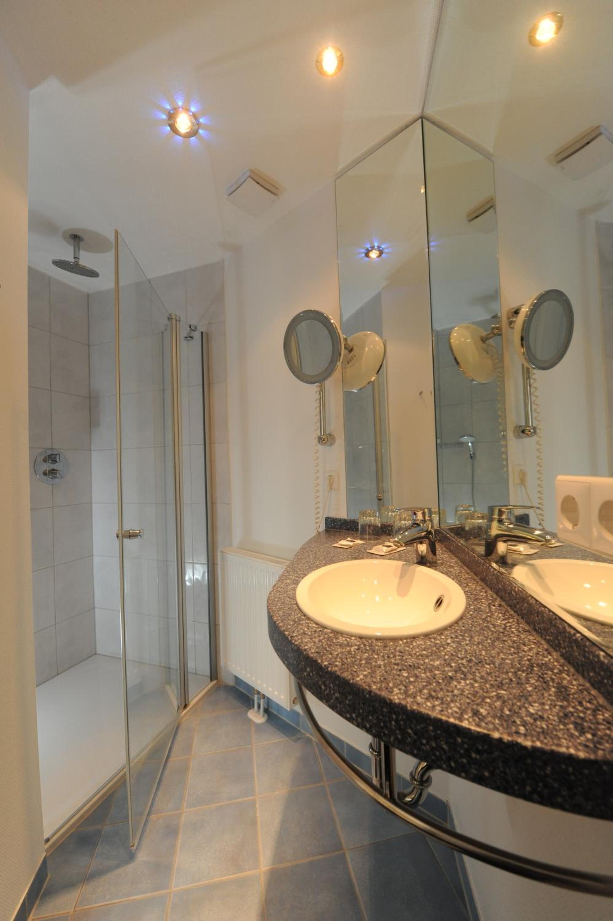 Double Room - Photo 9
