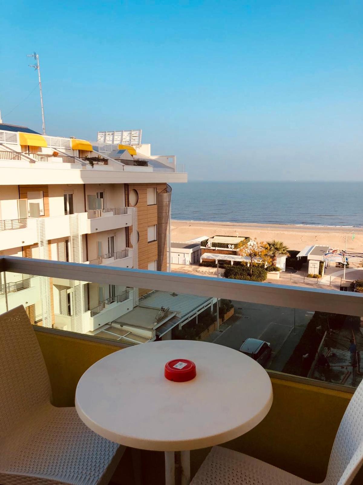 Superior Double Room with Sea View - Photo 25