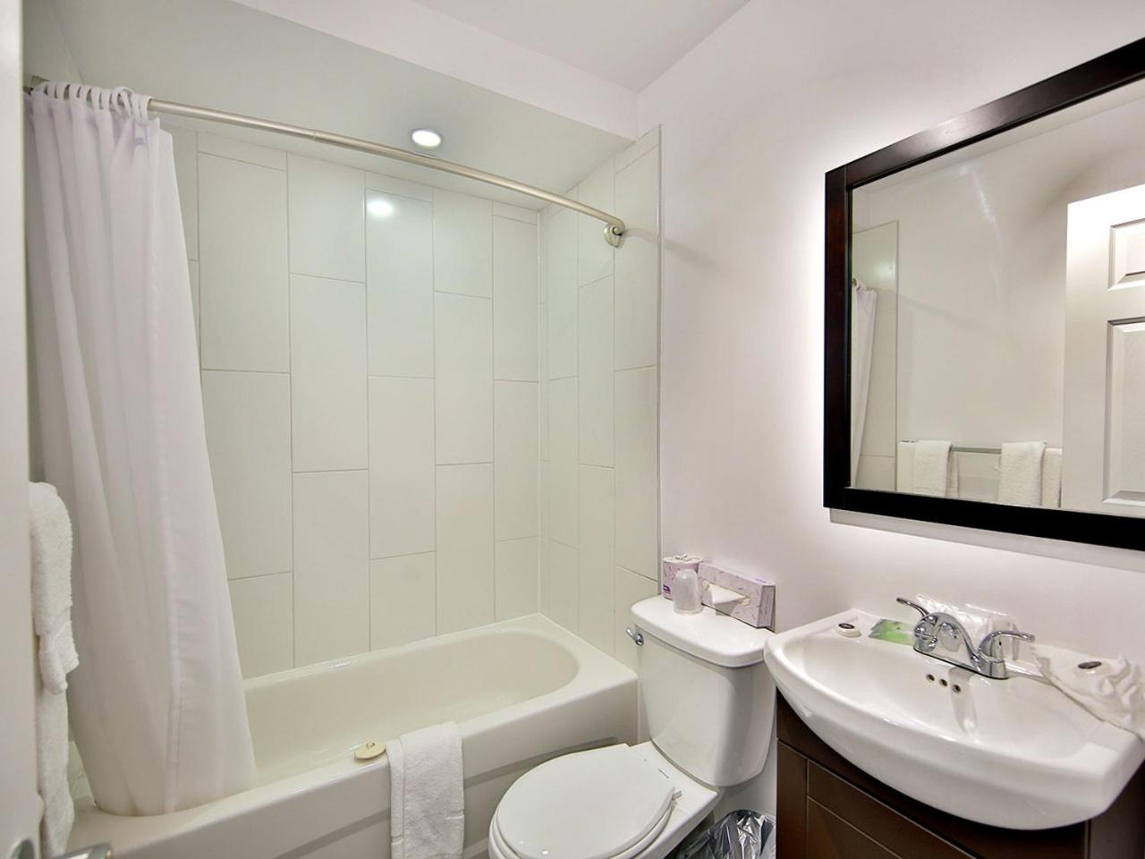 Superior Room, 1 Queen Bed with Kitchenette