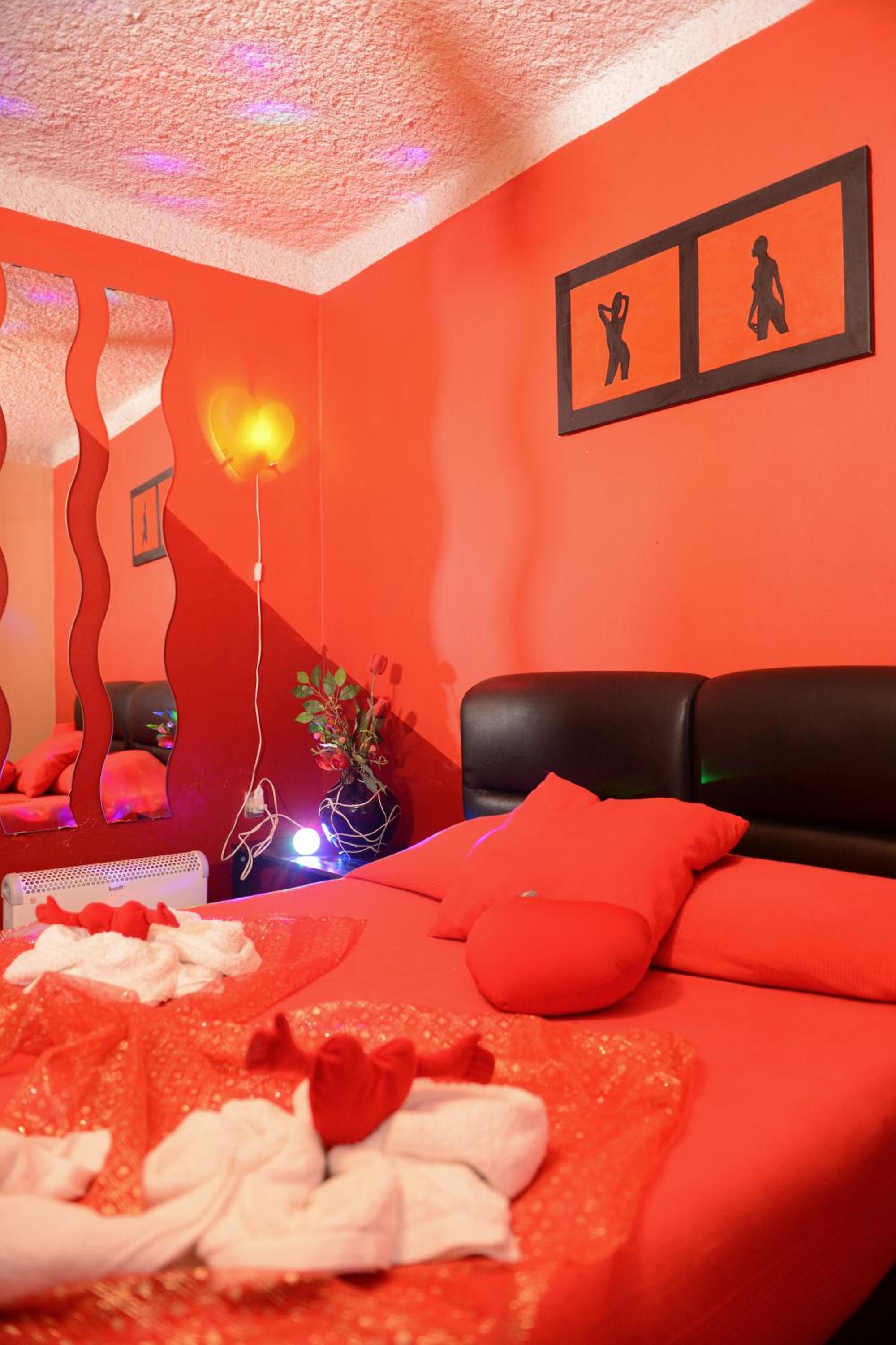 Double Room - Photo 11