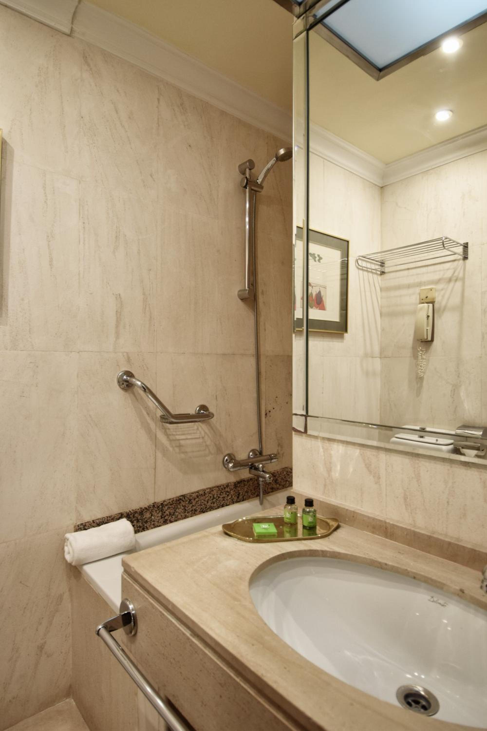 Single Room photo 3