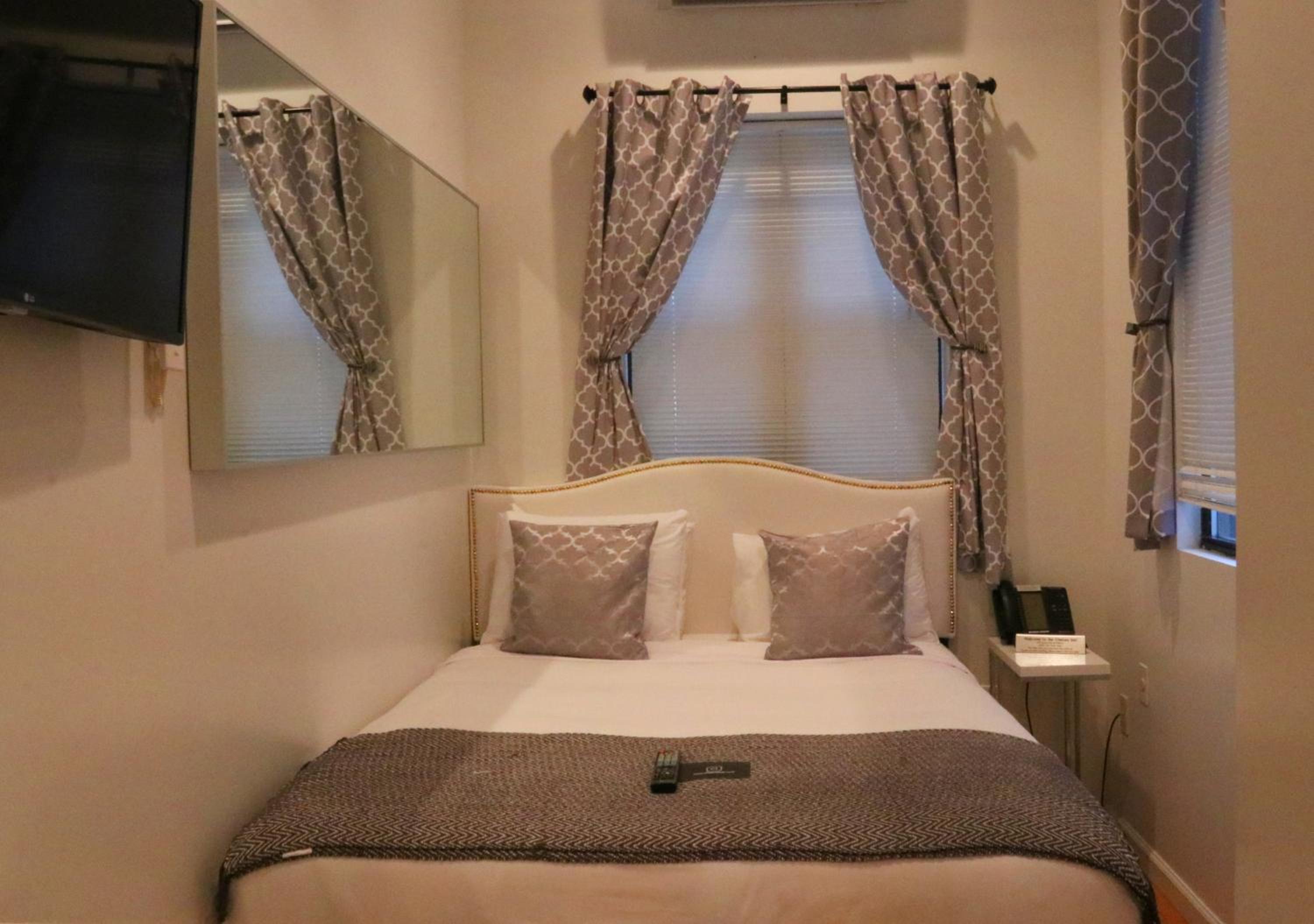 	Standard Double Room with Private Bathroom photo 1