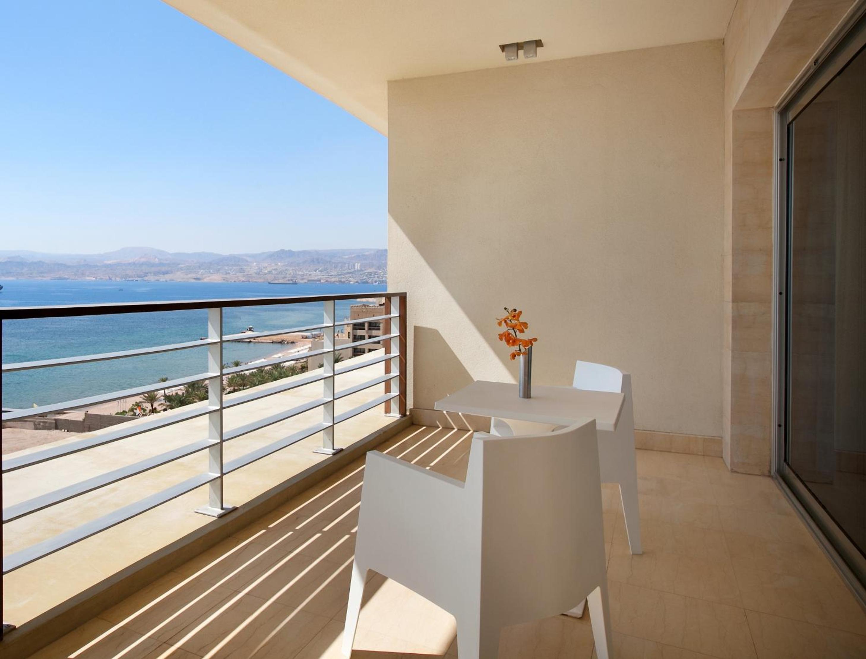 Sea View Deluxe Room (King Bed) - Photo 14