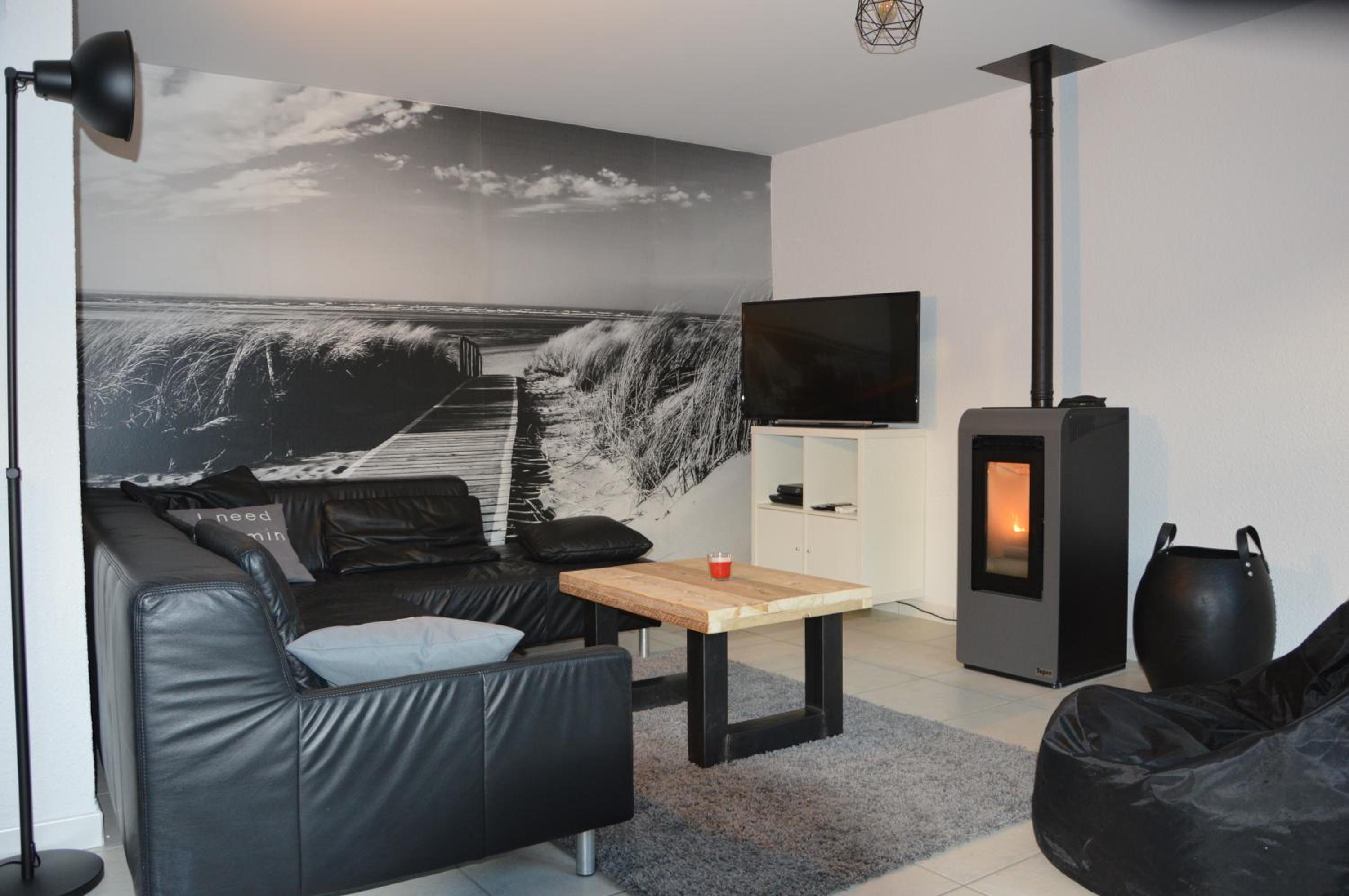 Three-Bedroom House photo 1