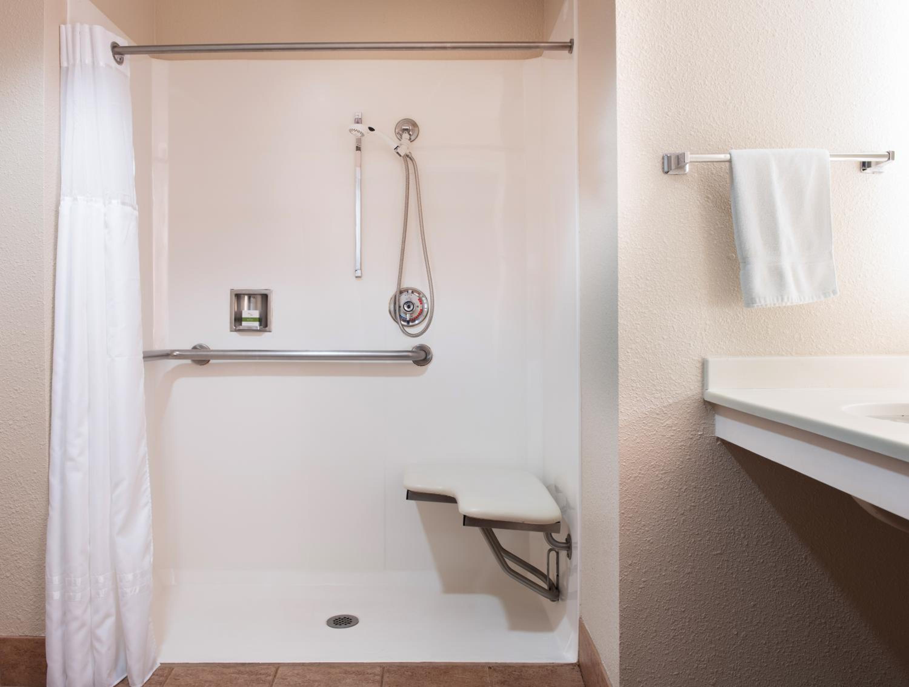 Studio Suite - Disability Access with Roll In Shower