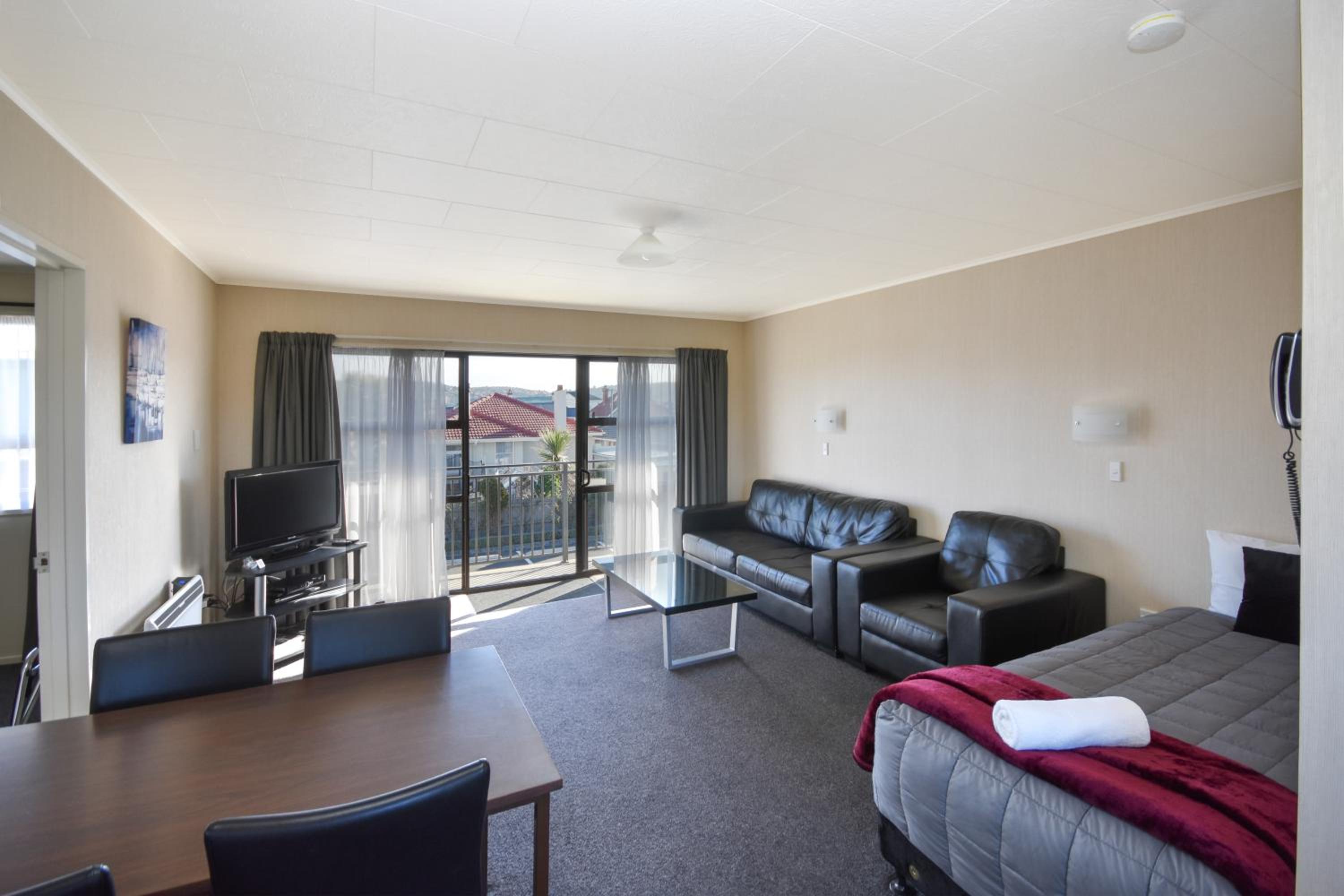 Two-Bedroom Apartment (6 Adults) - Photo 1