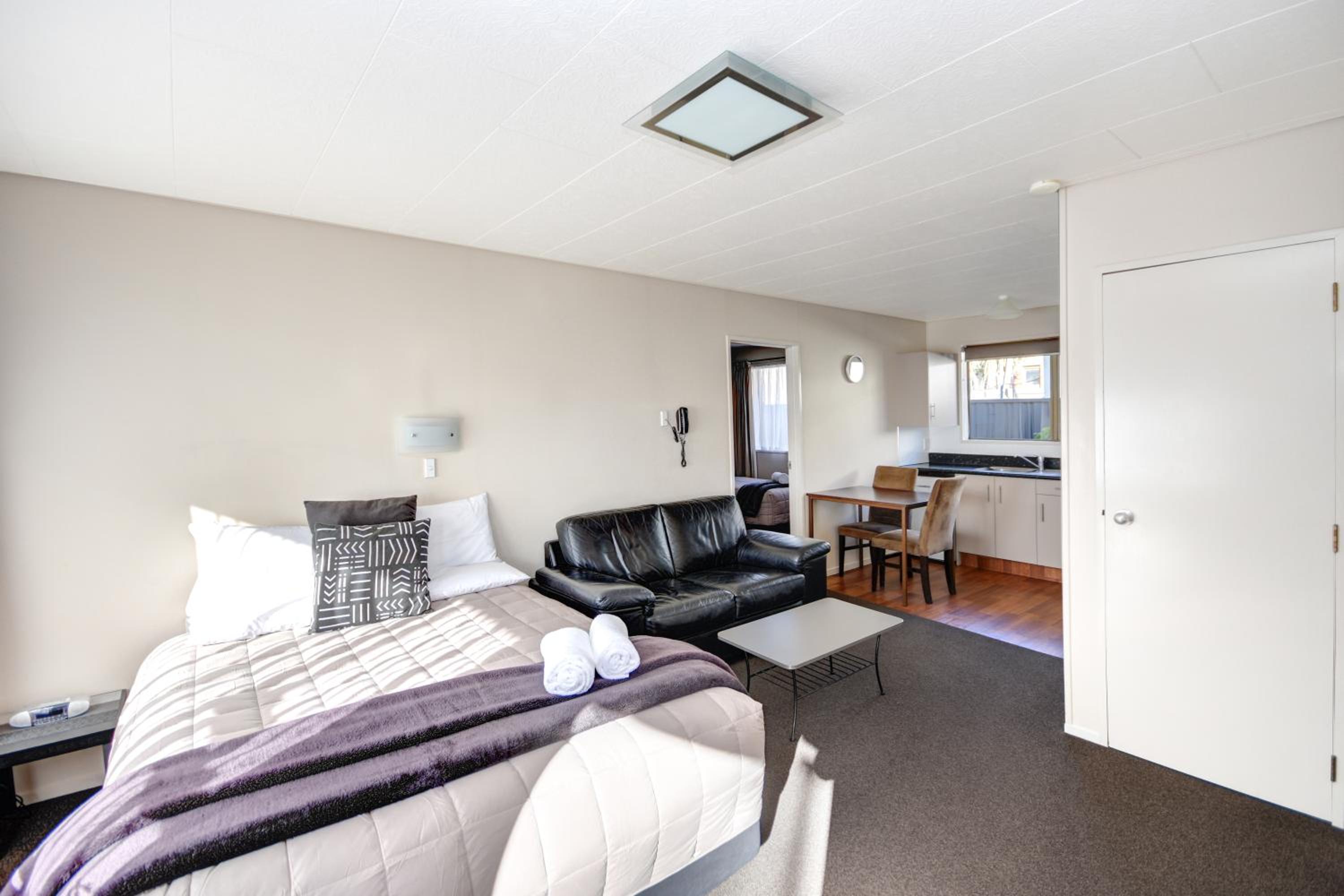 One-Bedroom Apartment - Photo 1