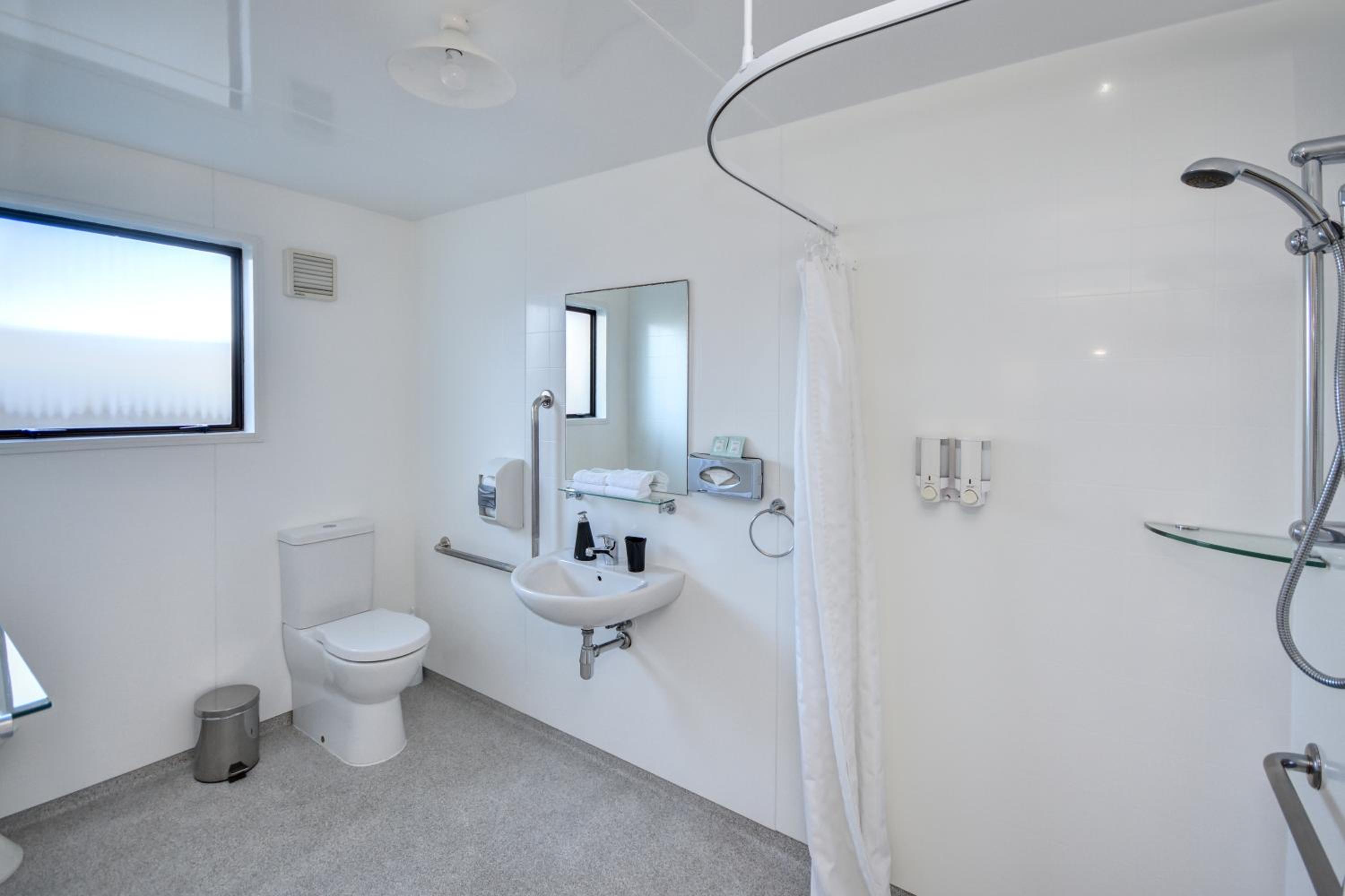 Two-Bedroom Apartment (4 Adults) - Photo 2