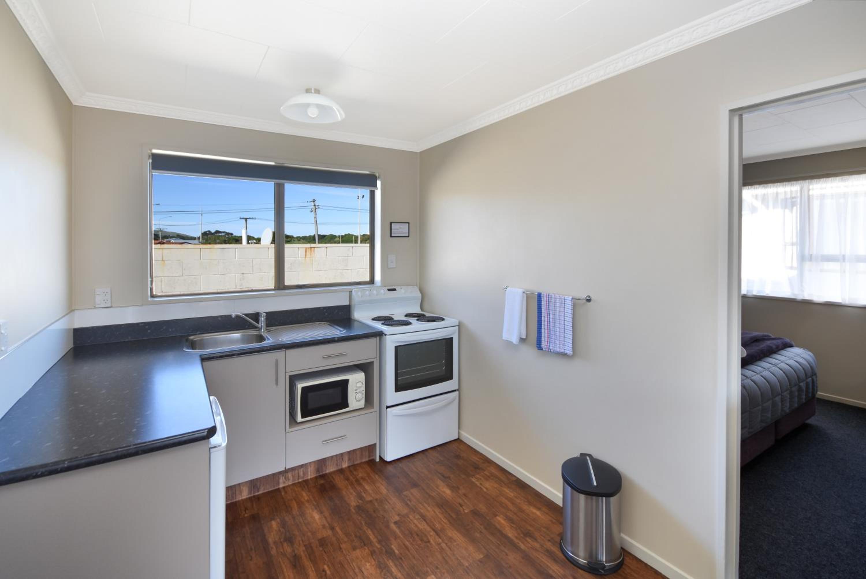 Two-Bedroom Apartment (5 Adults) - Photo 3