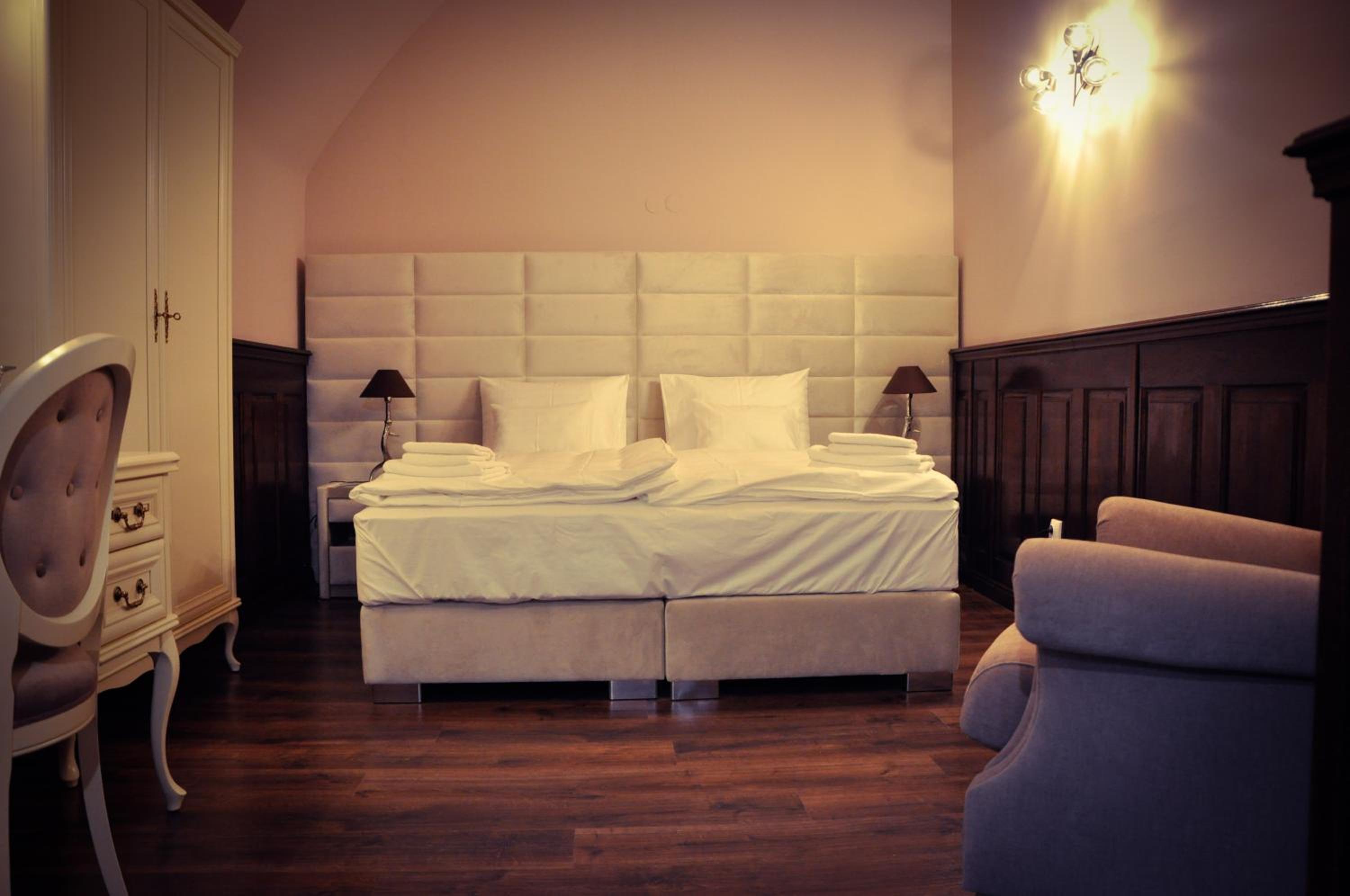 Standard Double or Twin Room - Photo 22