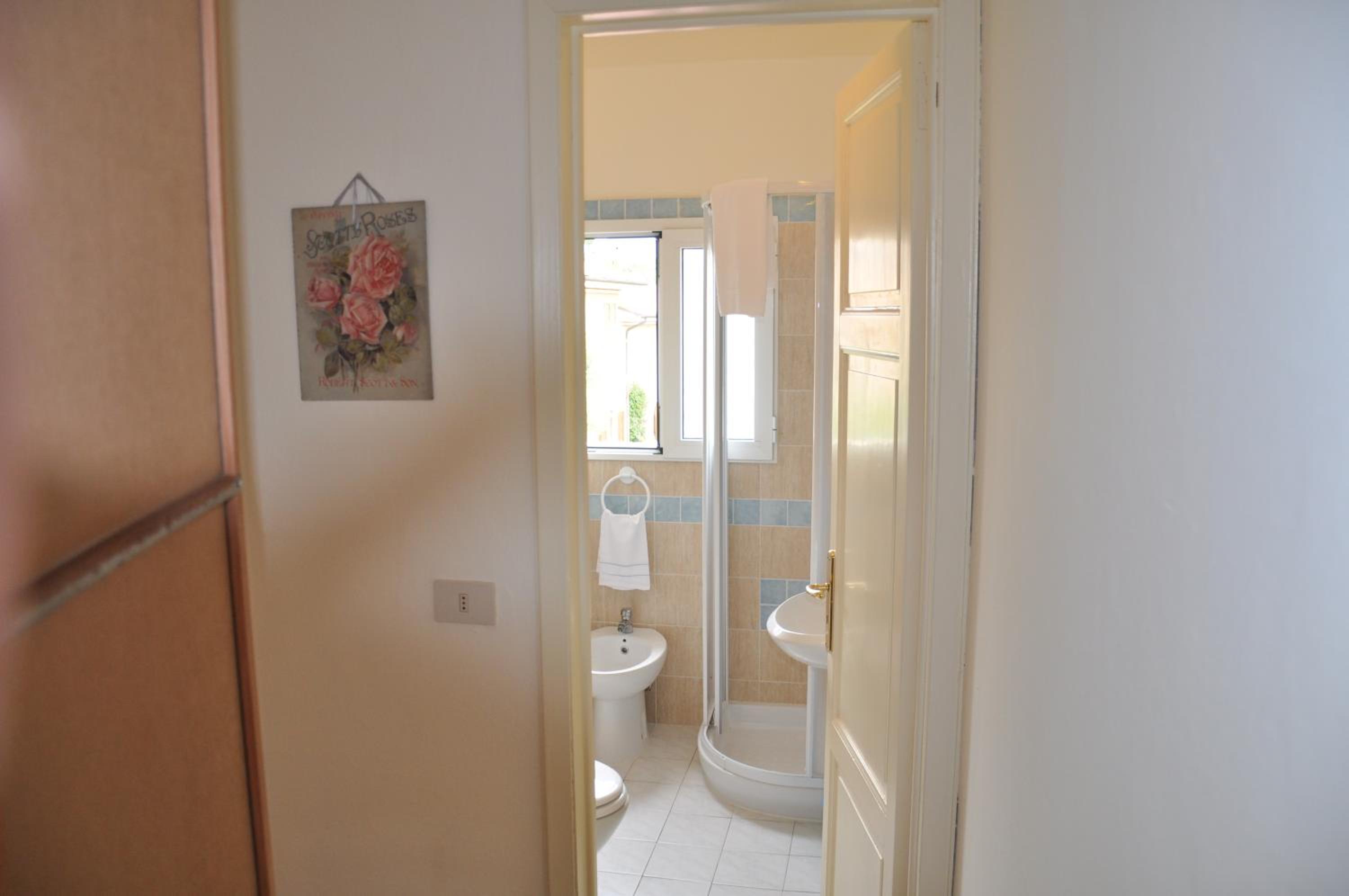 Double or Twin Room photo 3