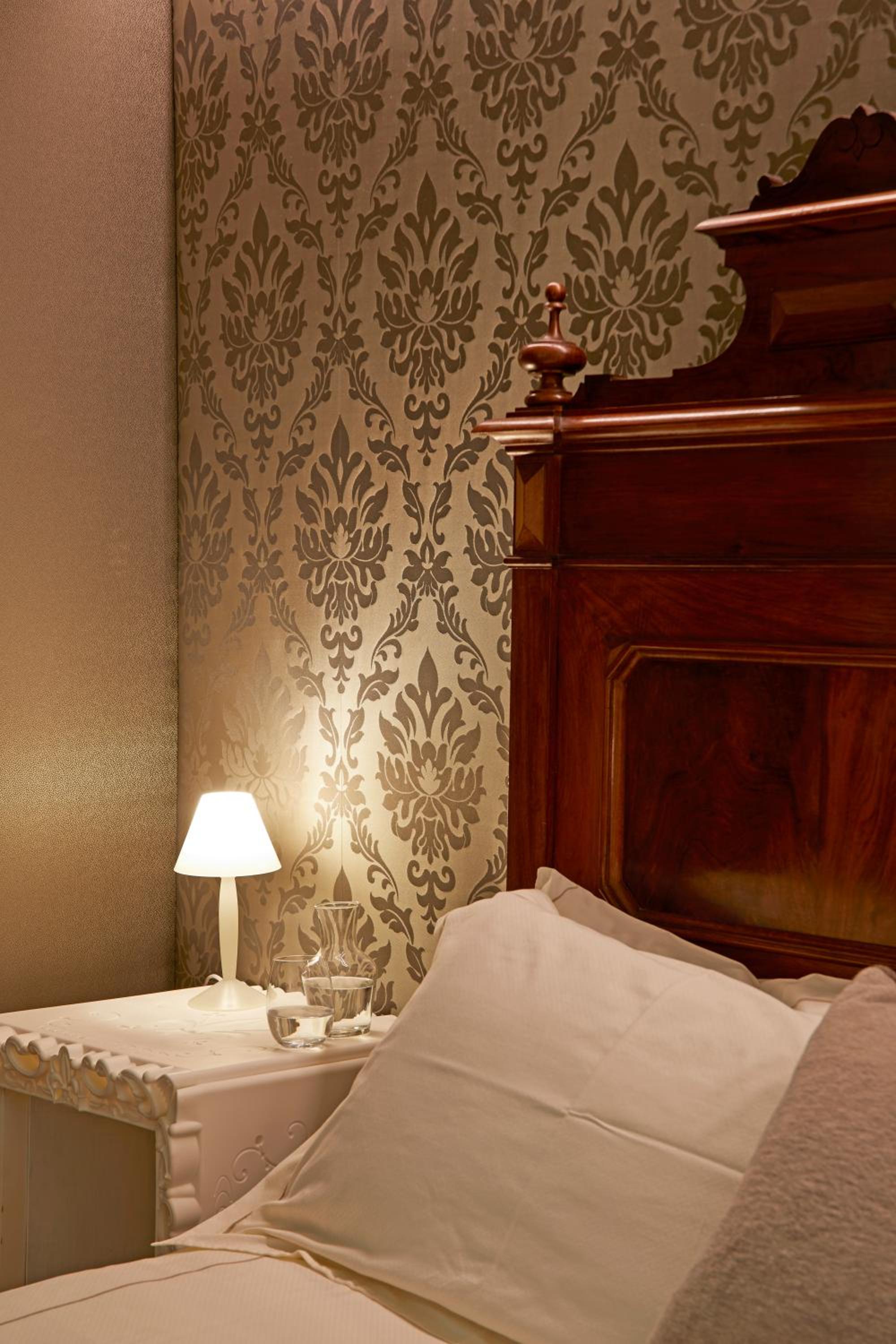 Superior Double Room - Photo 11