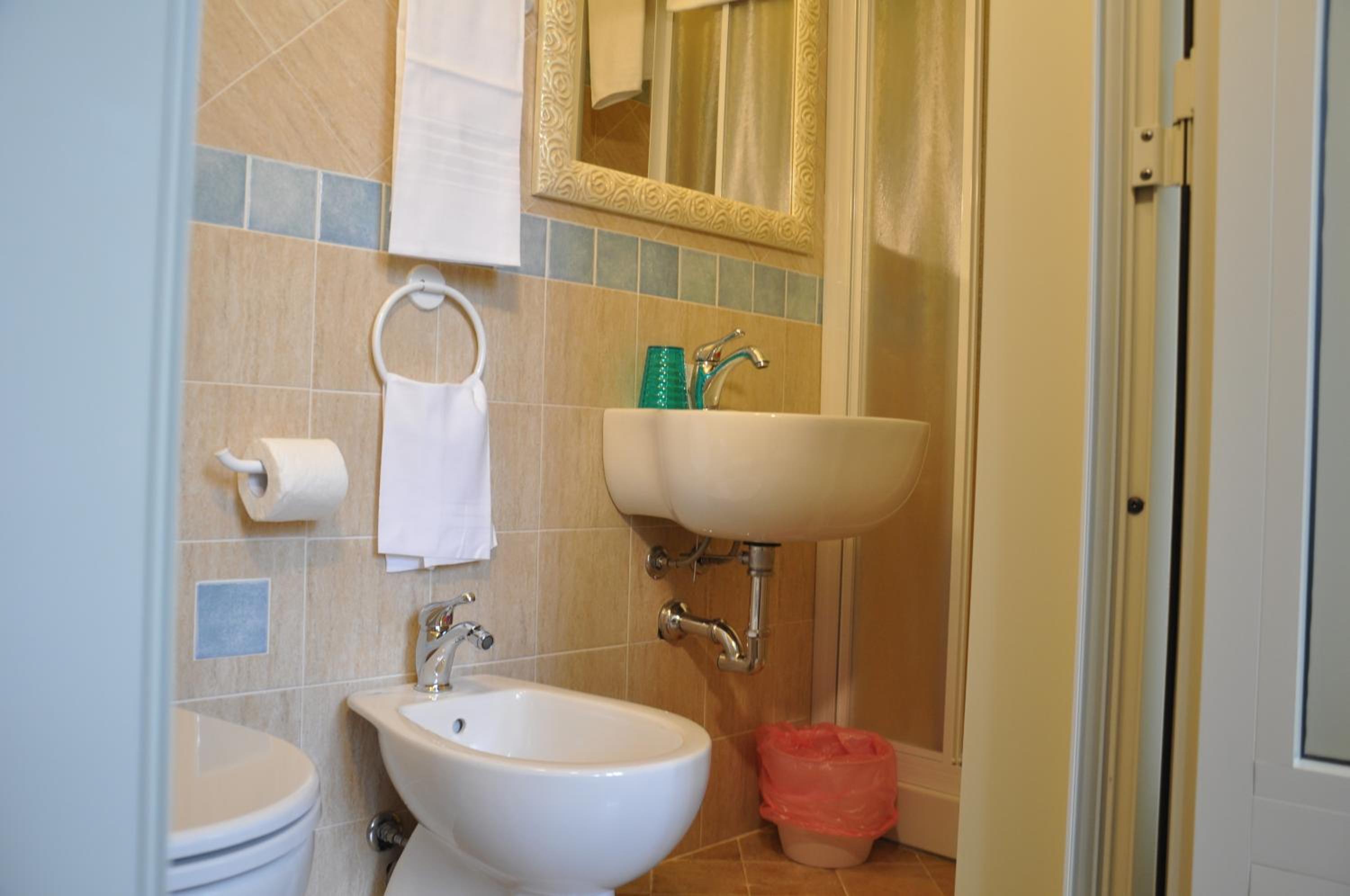 Single Room photo 3
