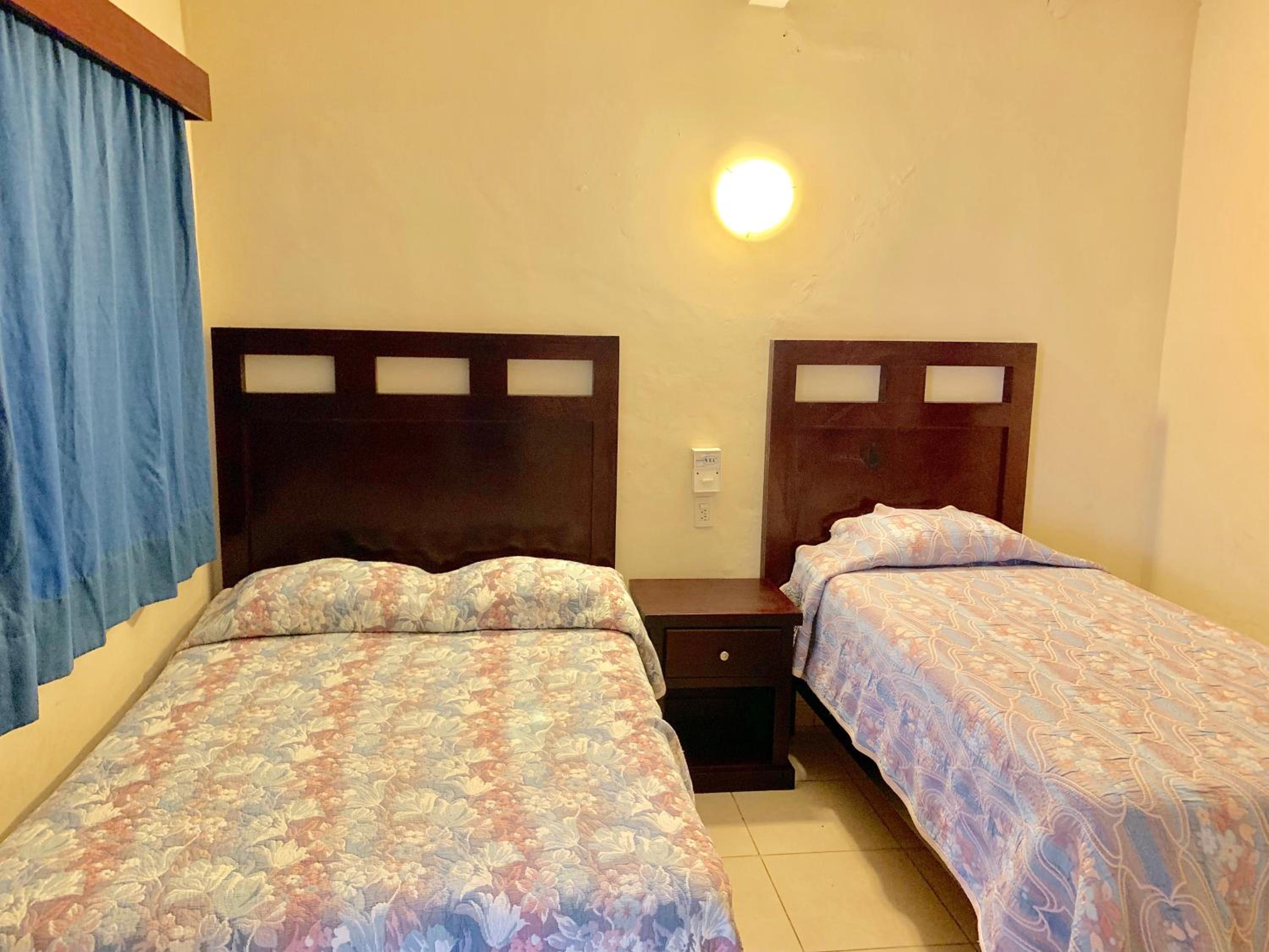 Budget Double Room - Photo 2