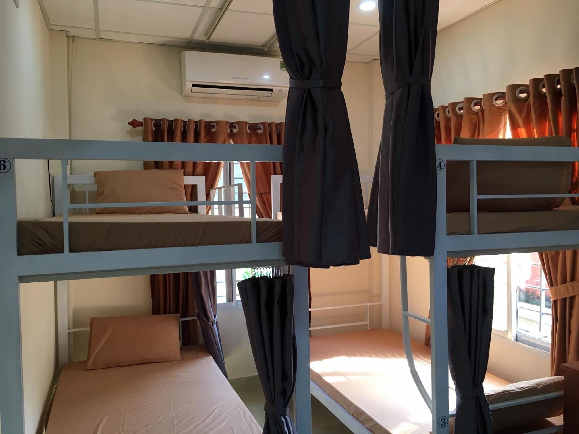 Bed in 10-Bed Mixed Dormitory Room photo 1