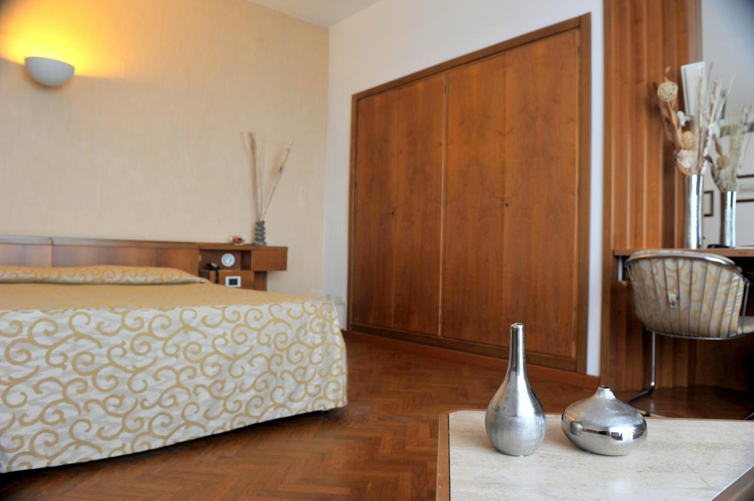 Double or Twin Room with Sea View - Photo 2