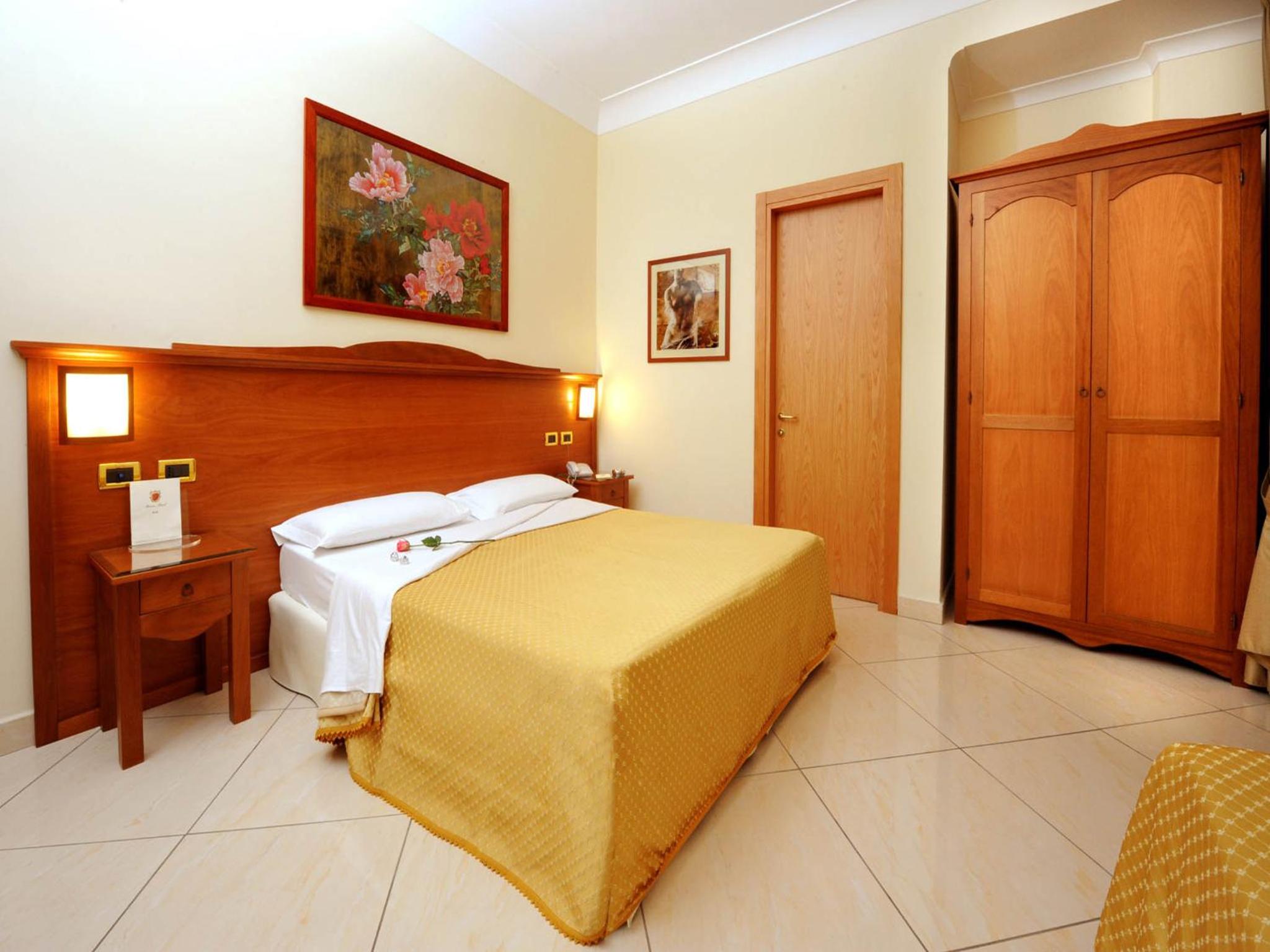 Double Room (1 Adult)