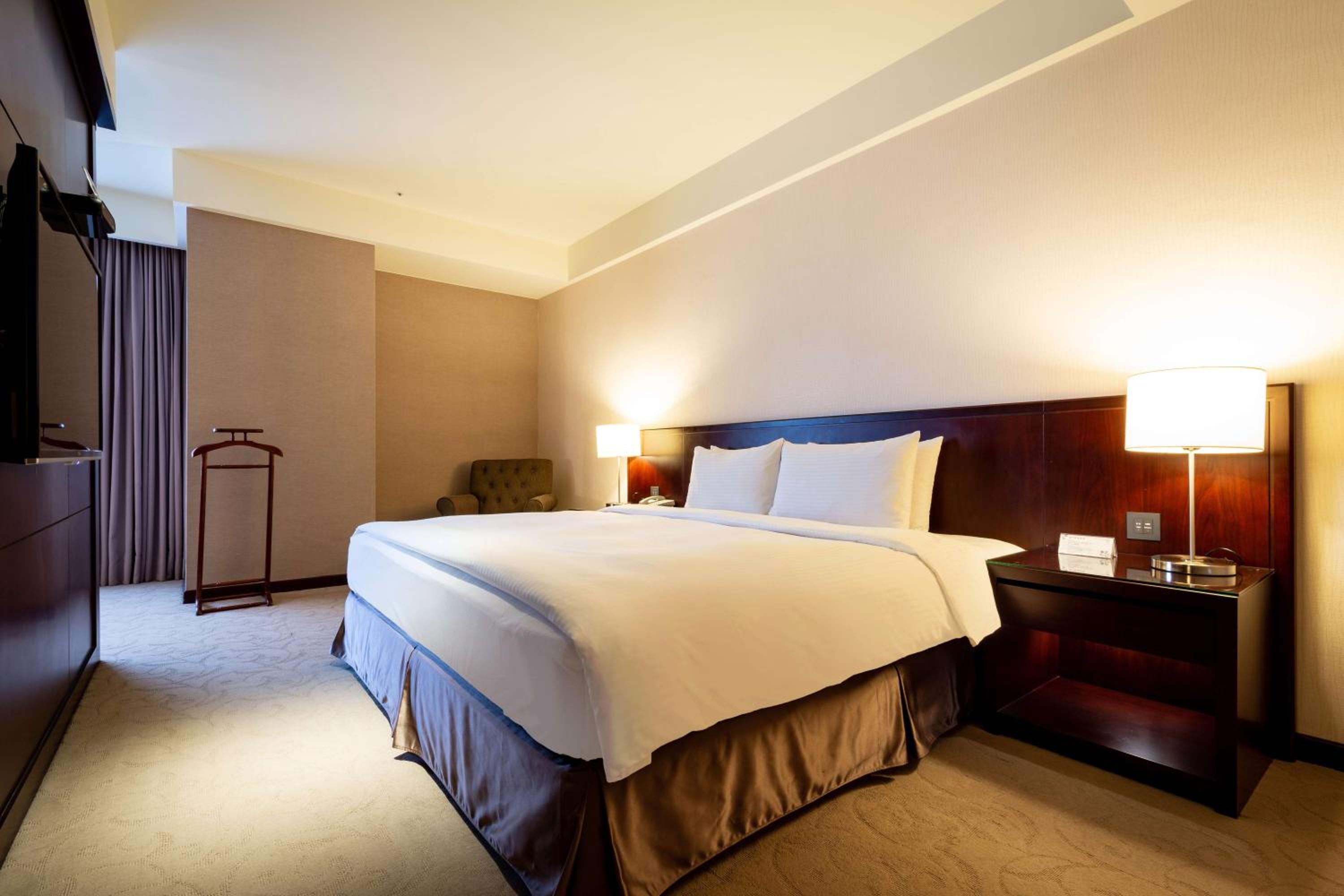 Executive Suite with Parking