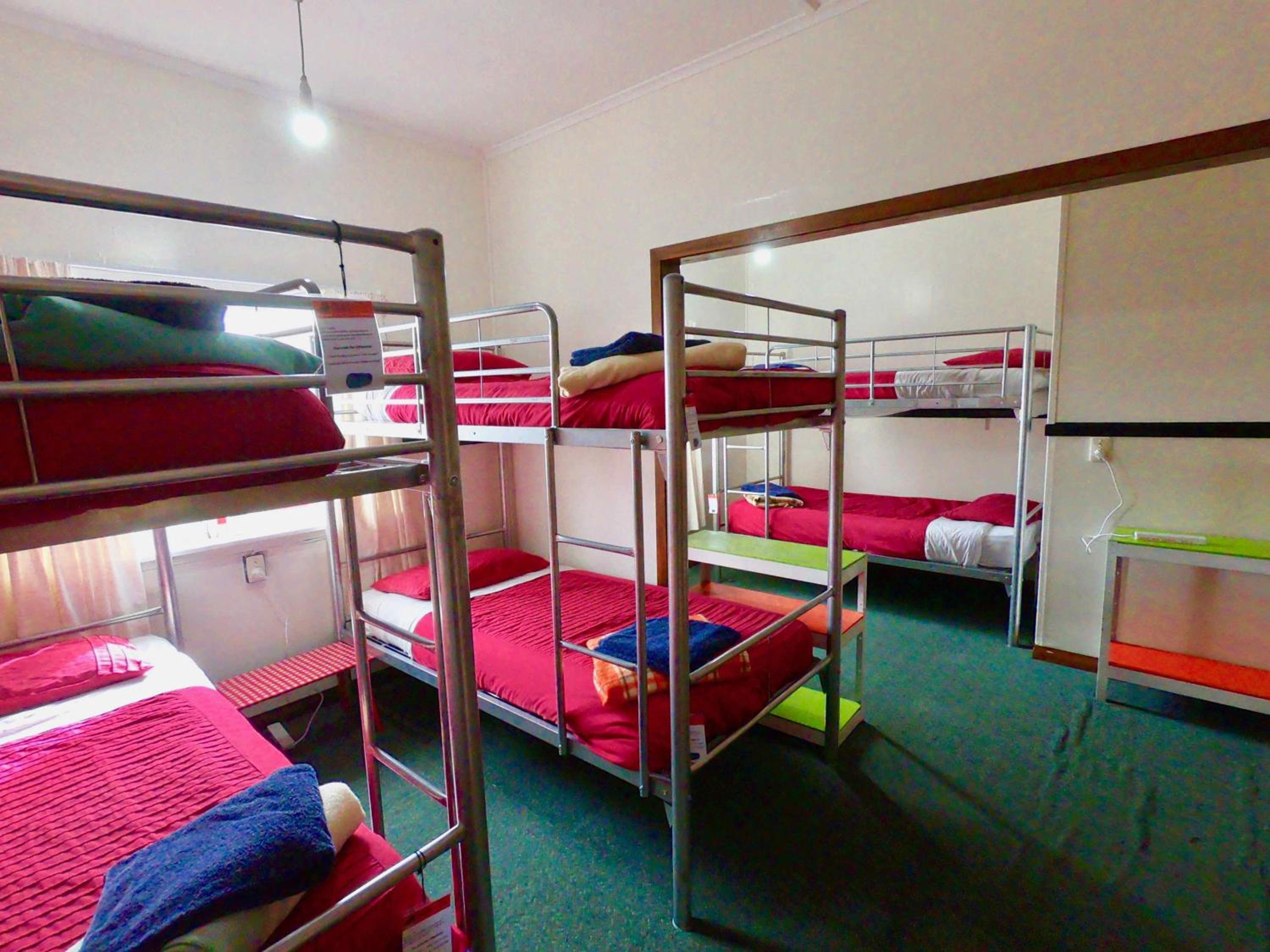 Bed in 6-Bed Mixed Dormitory Room photo 1